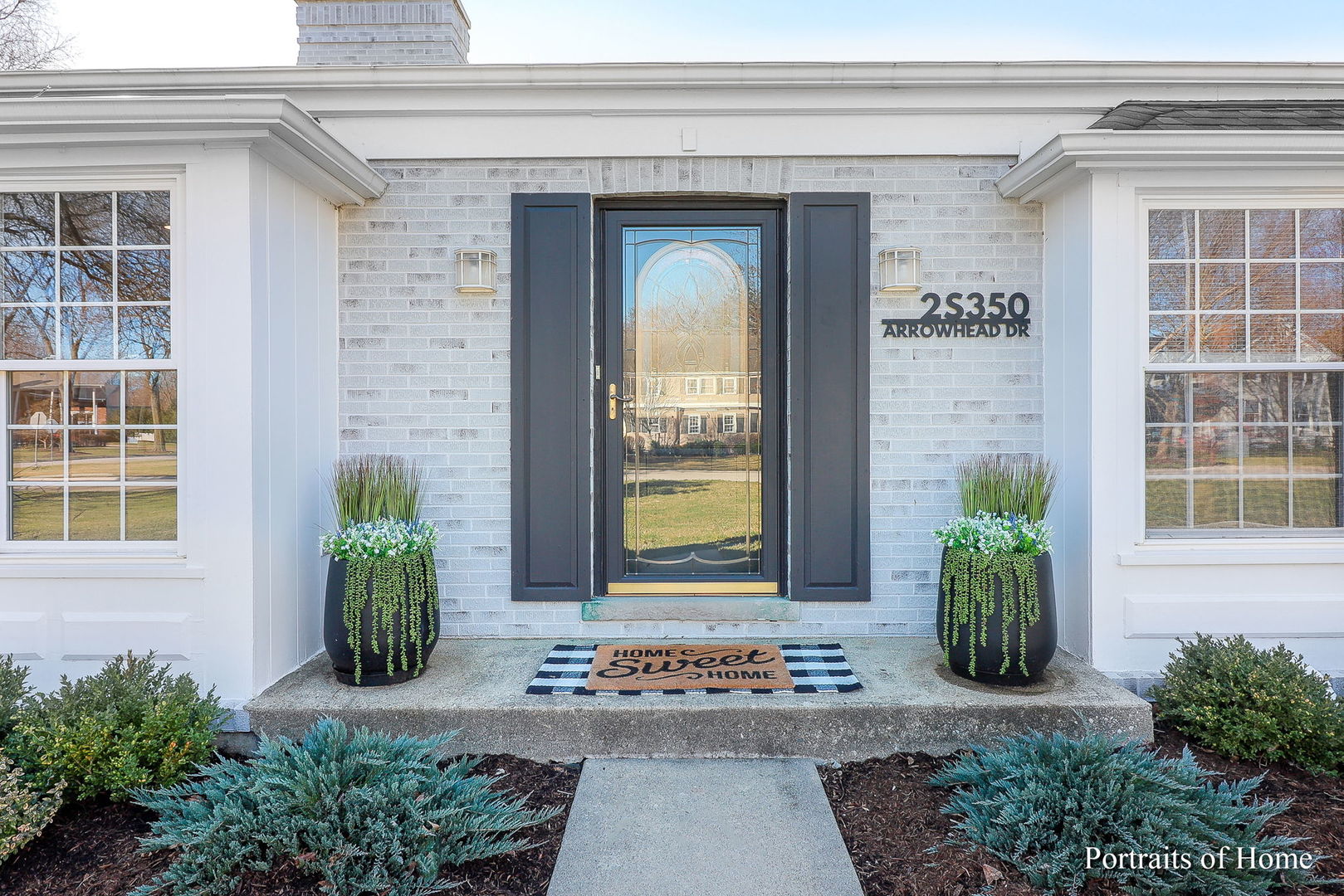 2S350 Arrowhead Drive