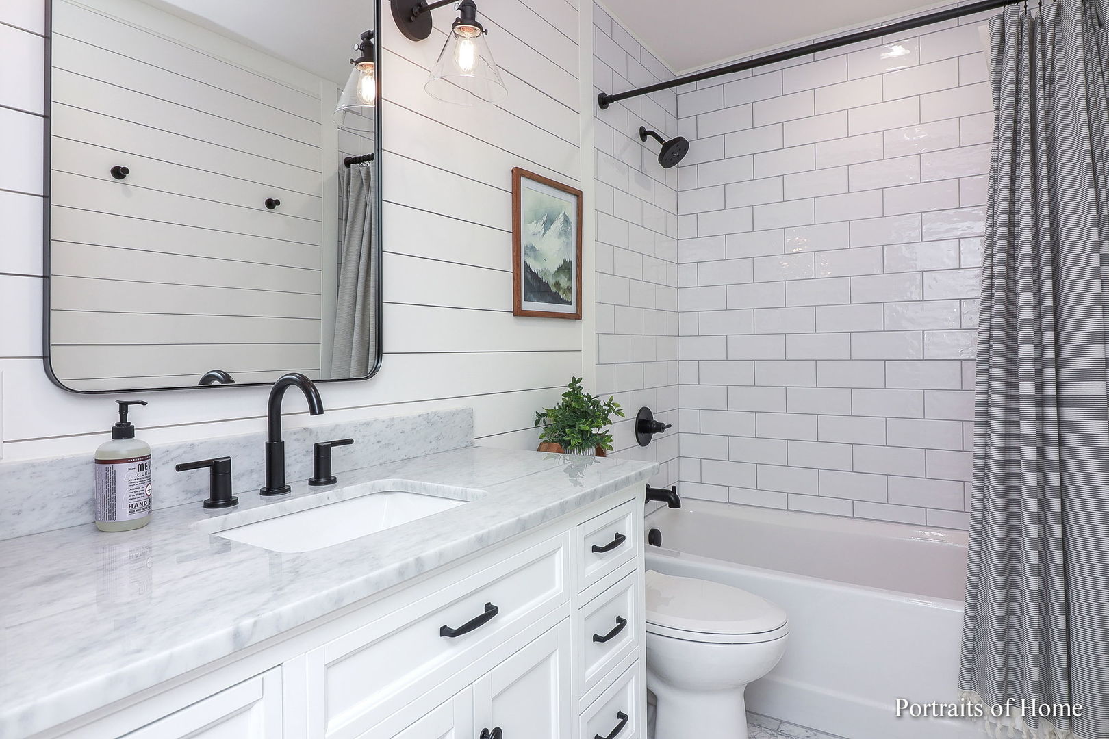 2S350 Arrowhead Drive