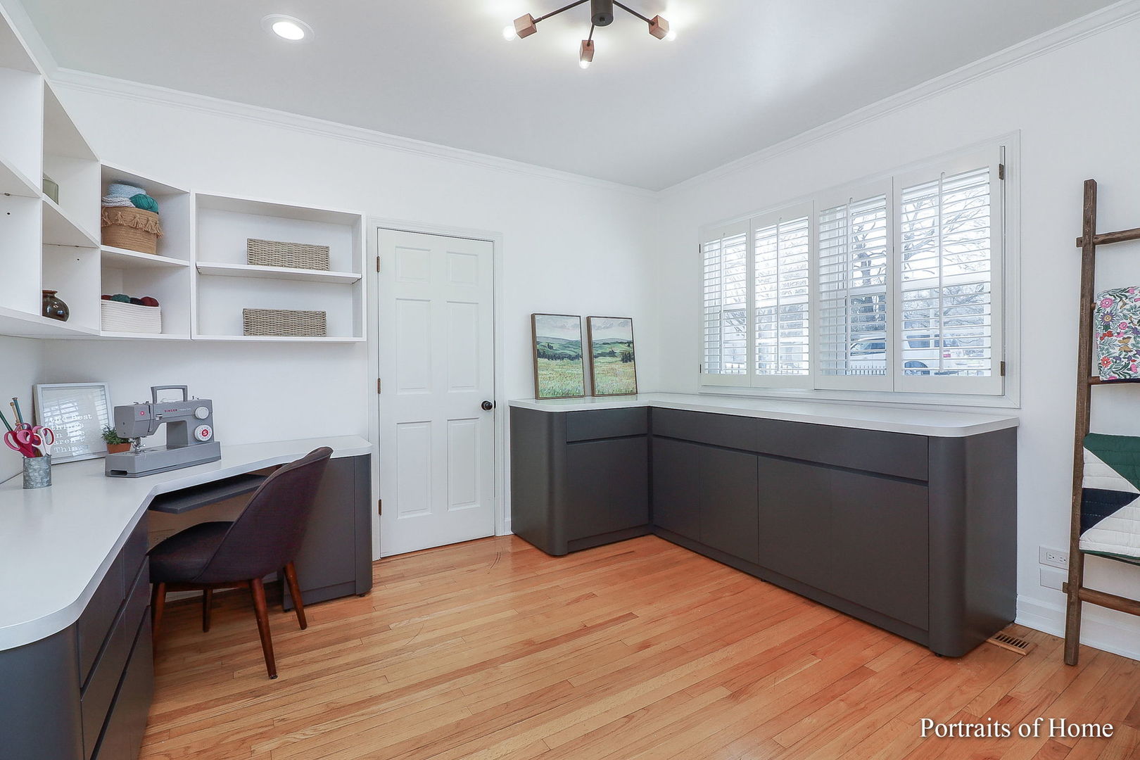 2S350 Arrowhead Drive