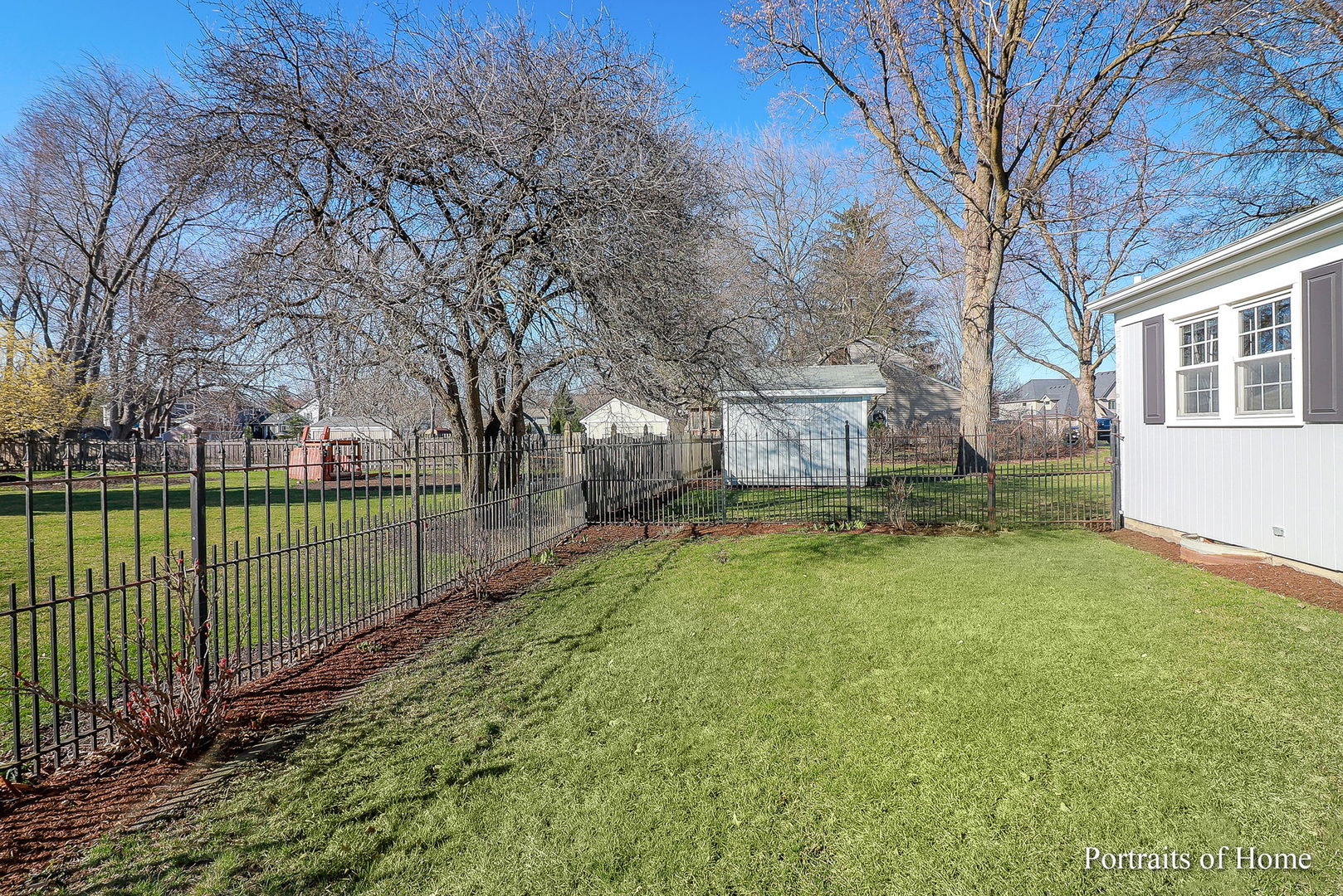 2S350 Arrowhead Drive