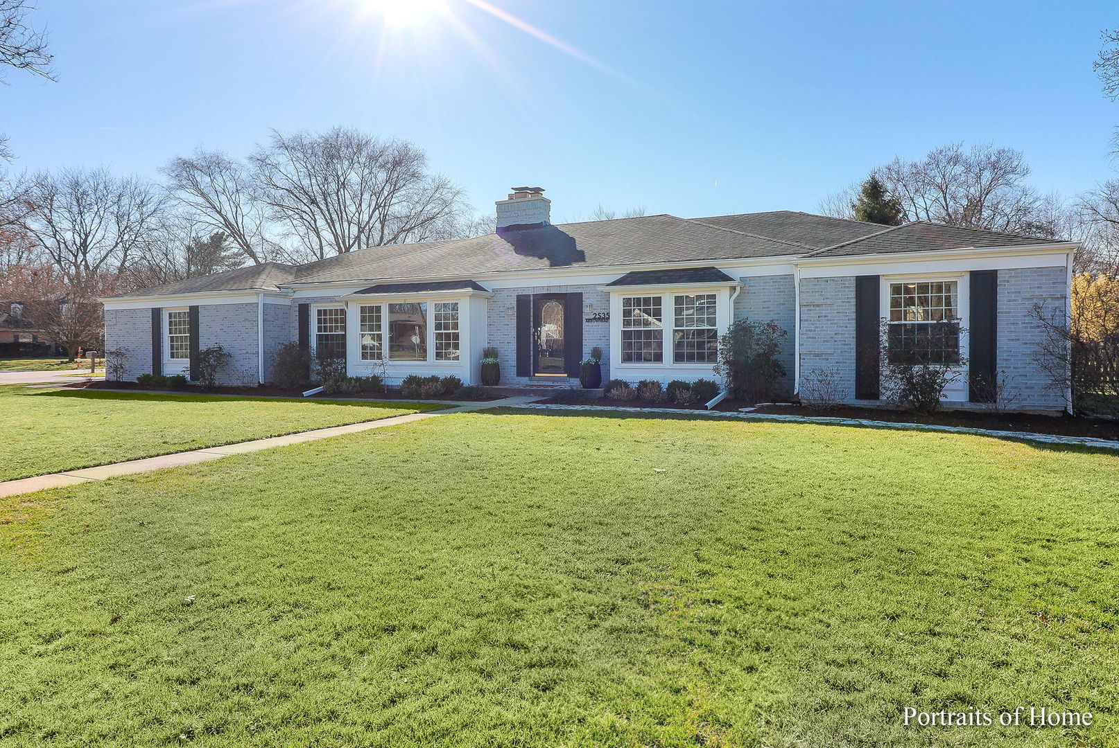 2S350 Arrowhead Drive