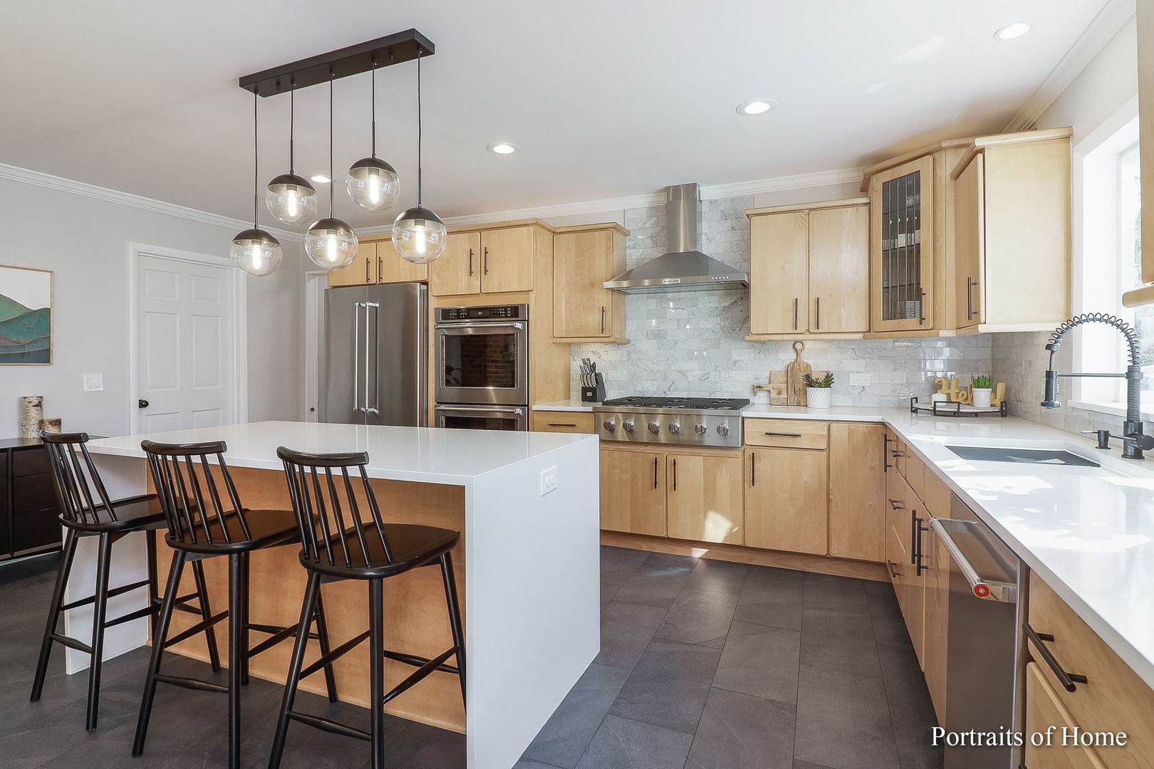 2S350 Arrowhead Drive