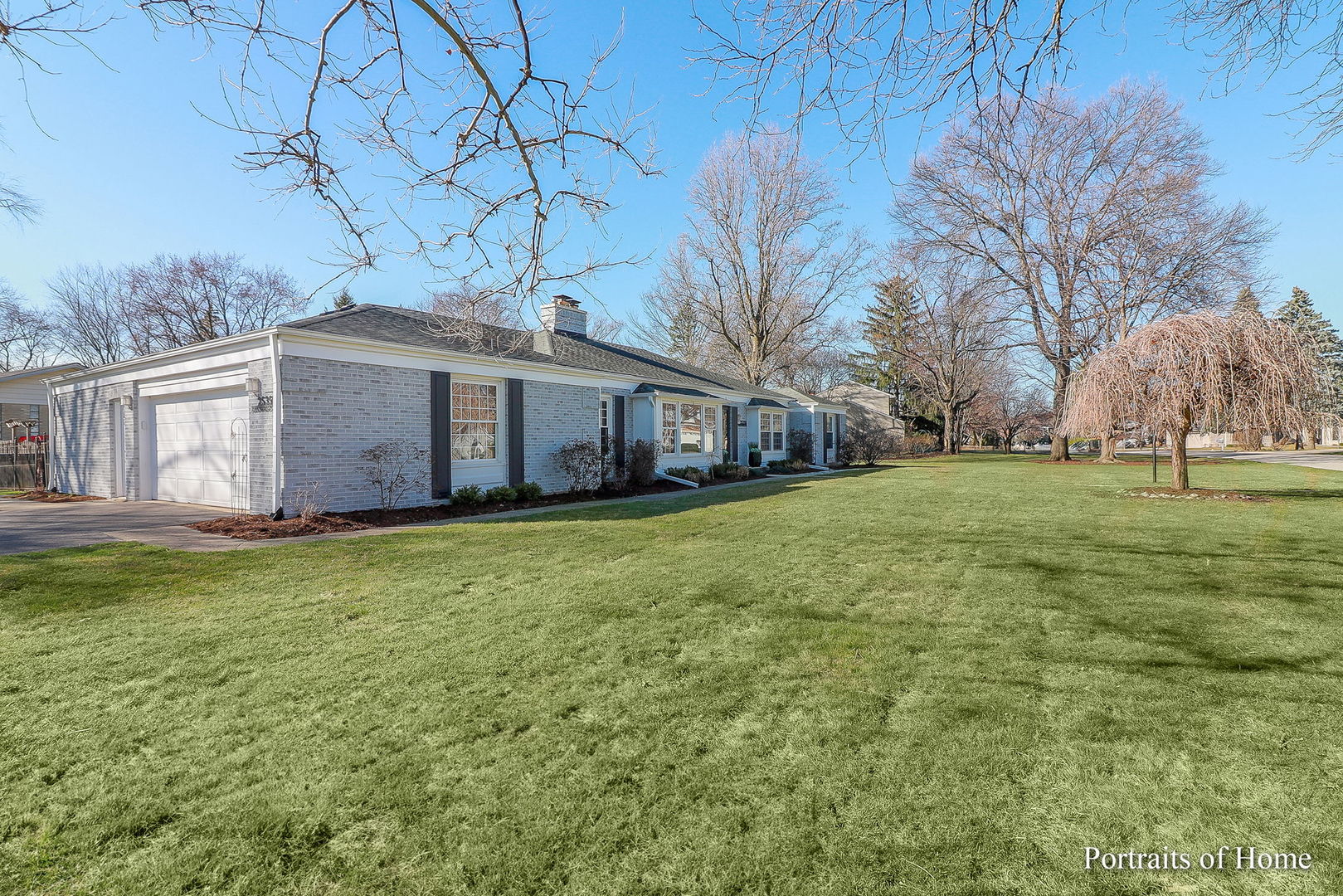 2S350 Arrowhead Drive