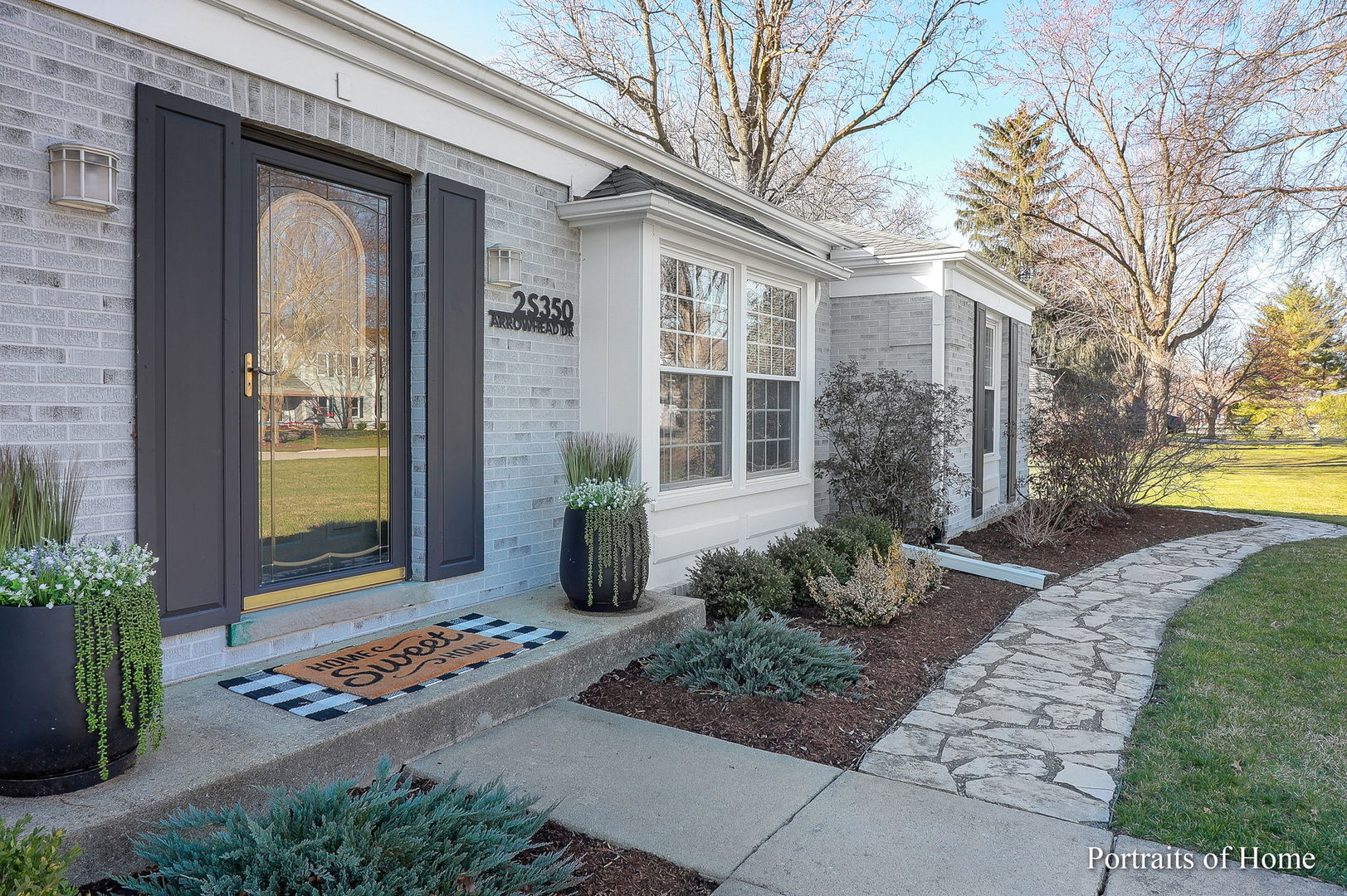 2S350 Arrowhead Drive