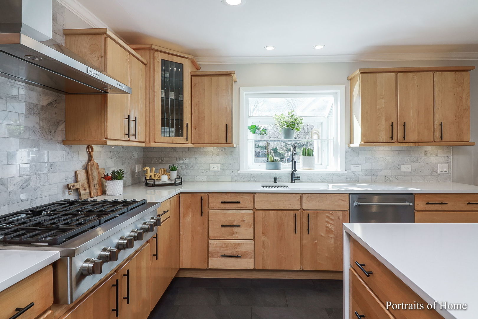 2S350 Arrowhead Drive