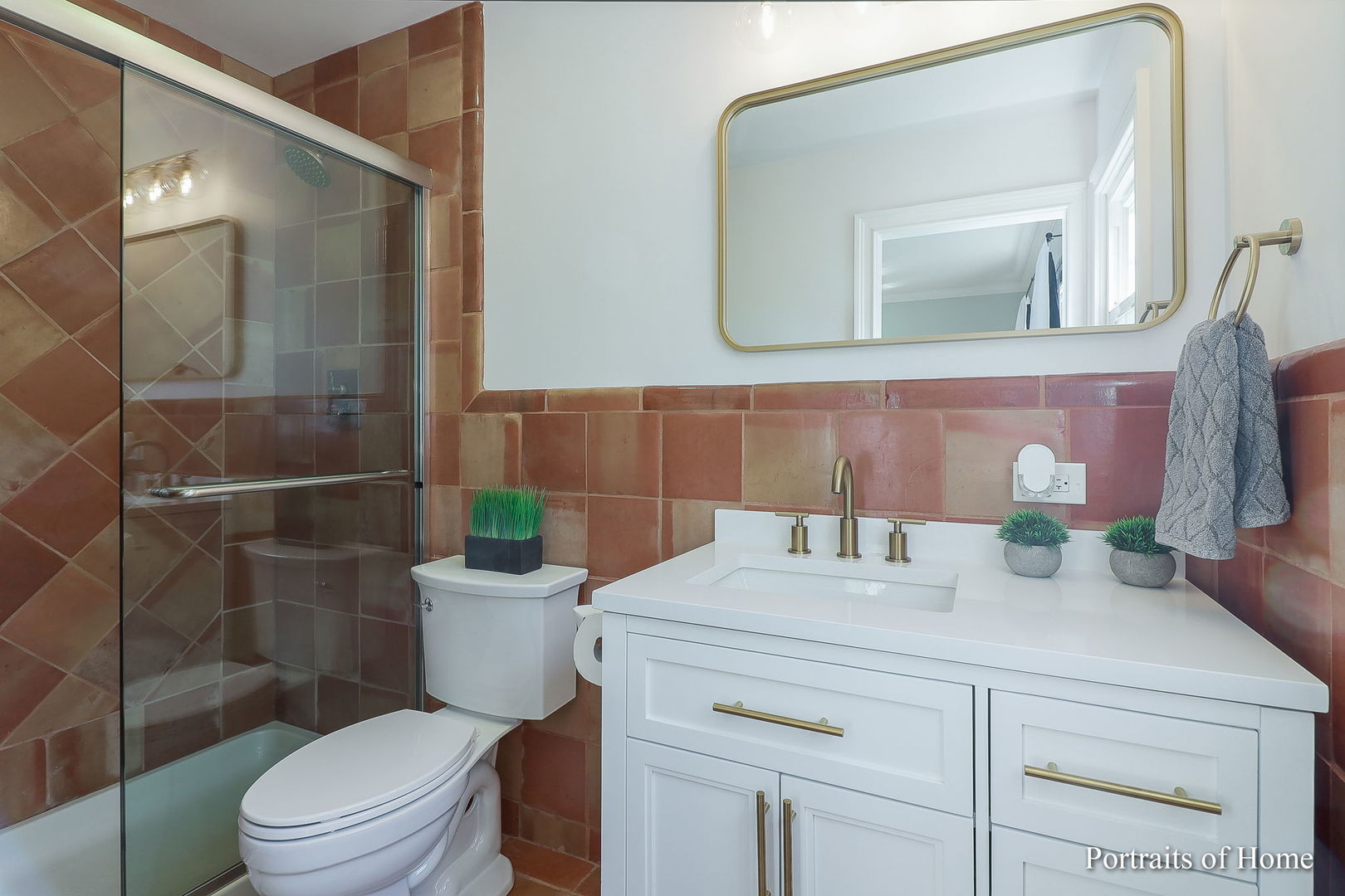 2S350 Arrowhead Drive