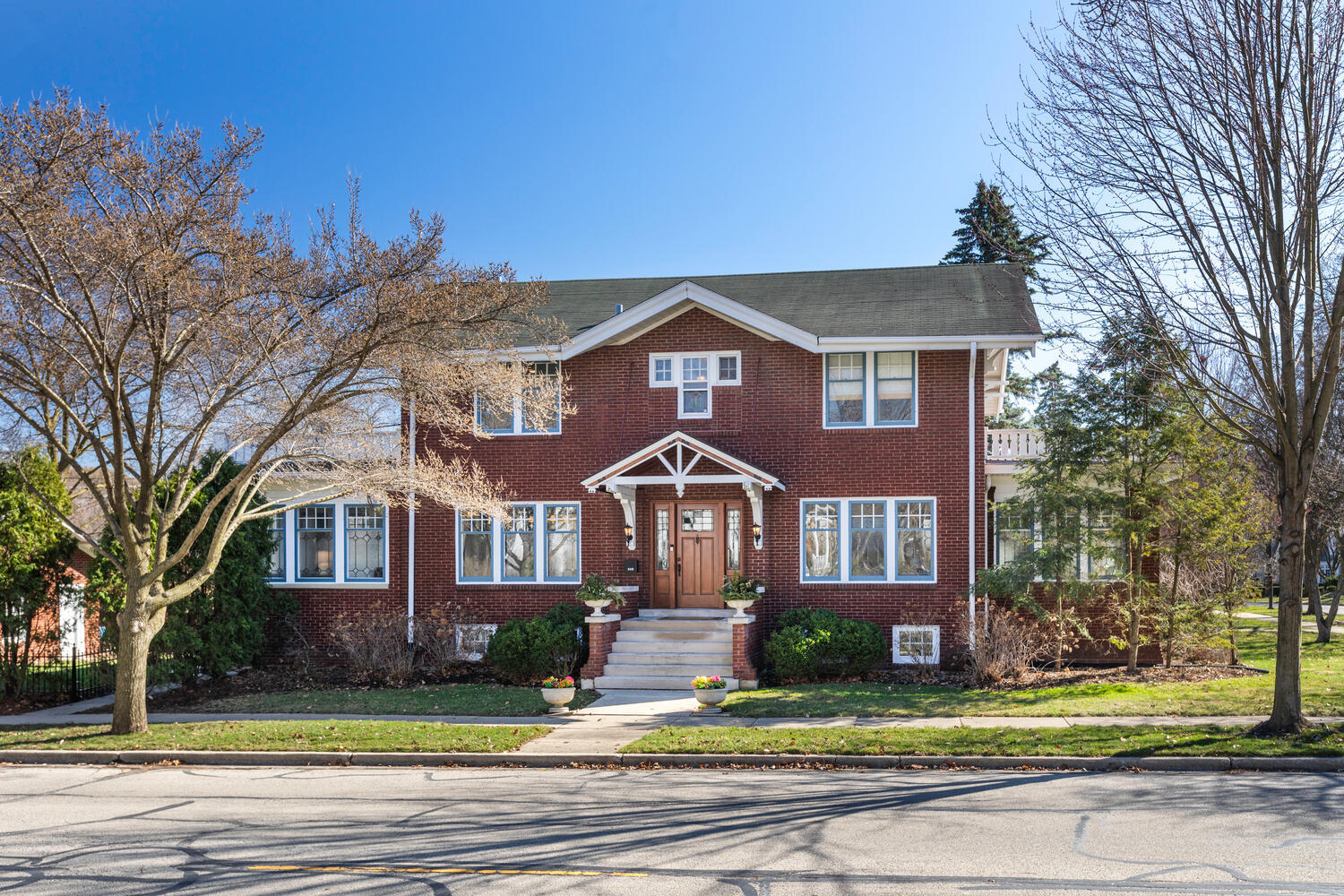 608 E Chicago Avenue