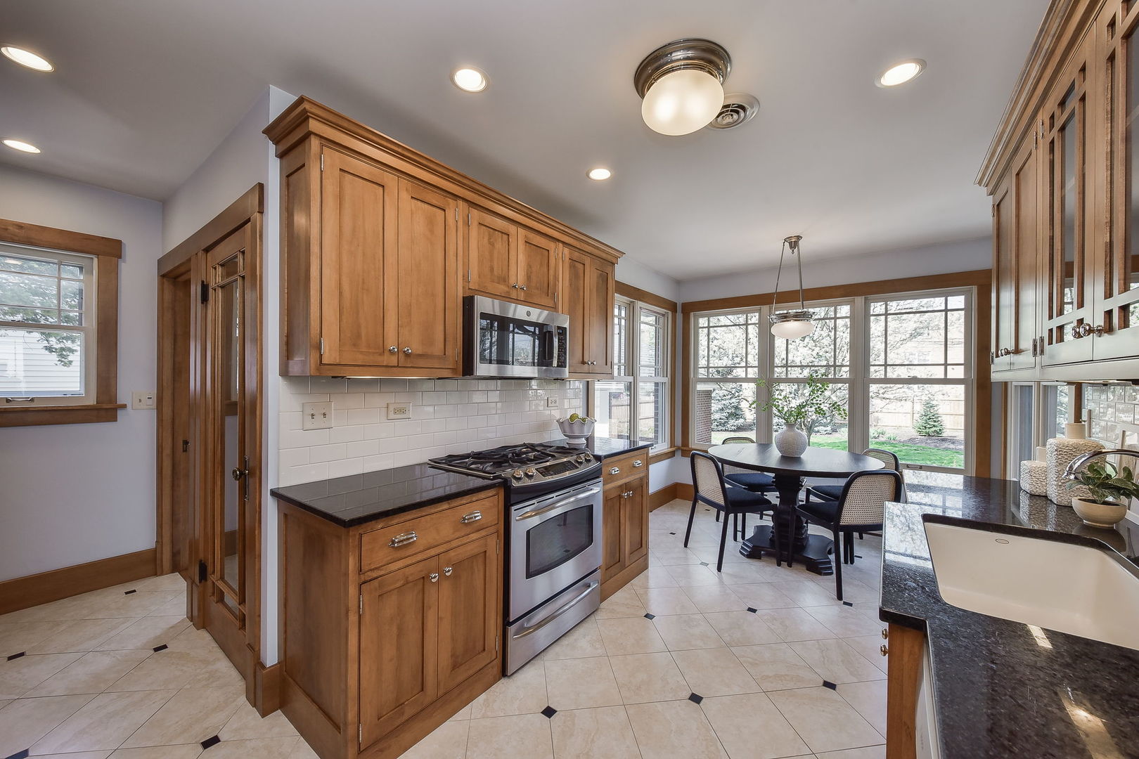 221 N Sleight Street