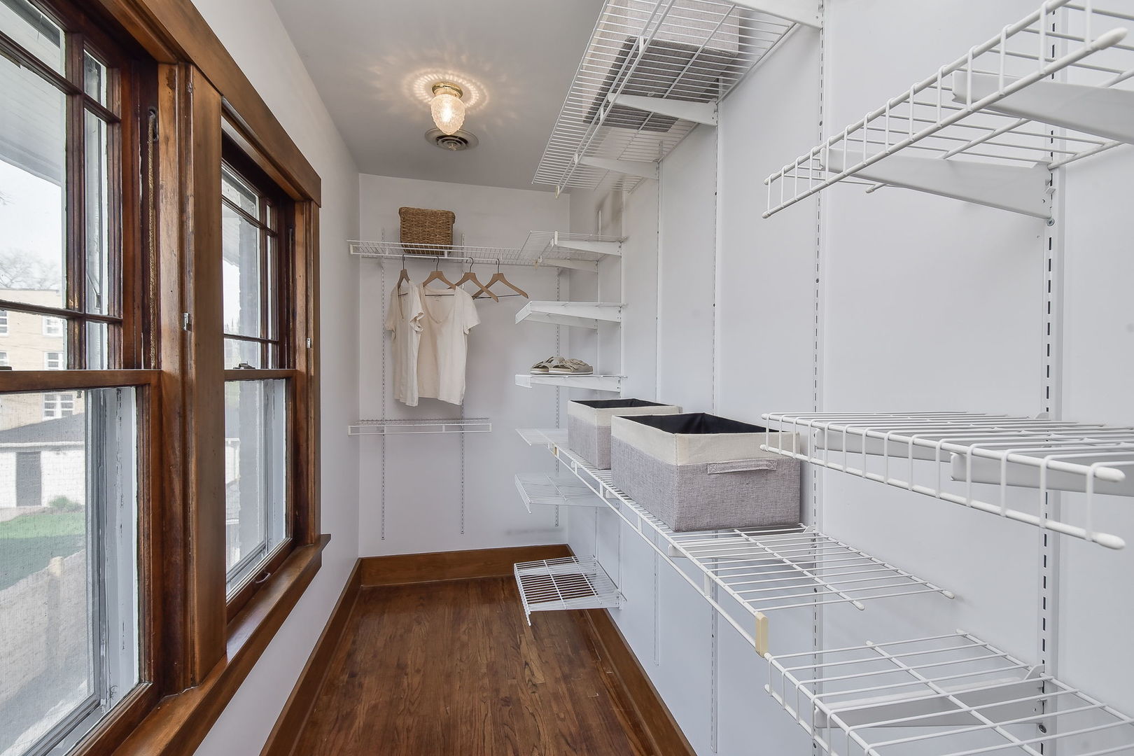 221 N Sleight Street