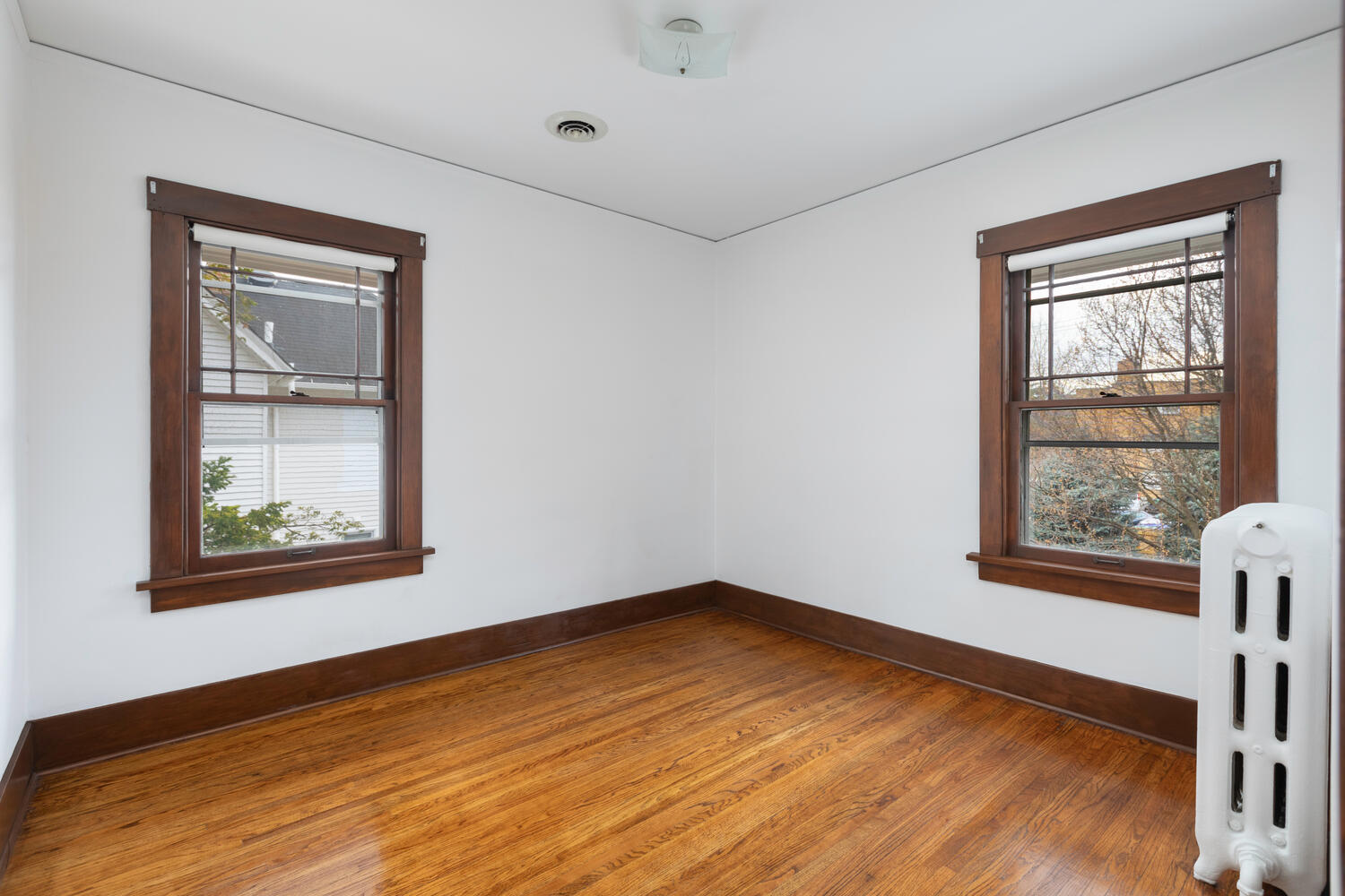 221 N Sleight Street