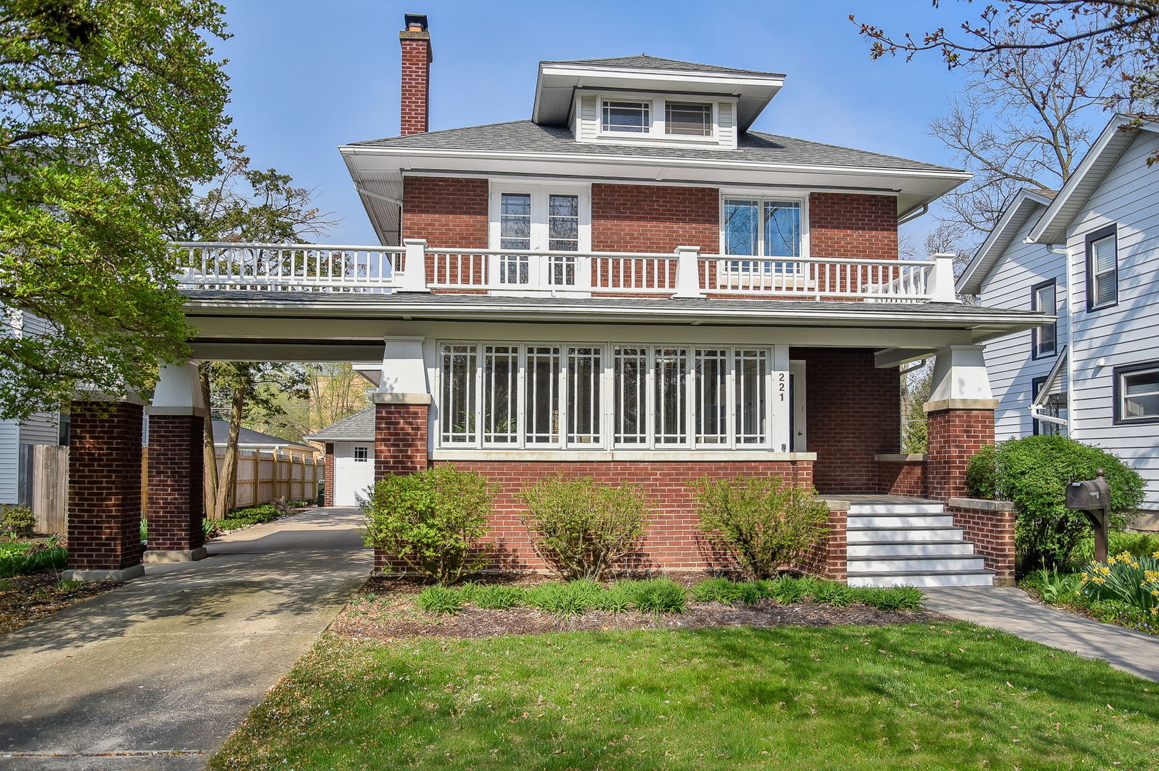 221 N Sleight Street