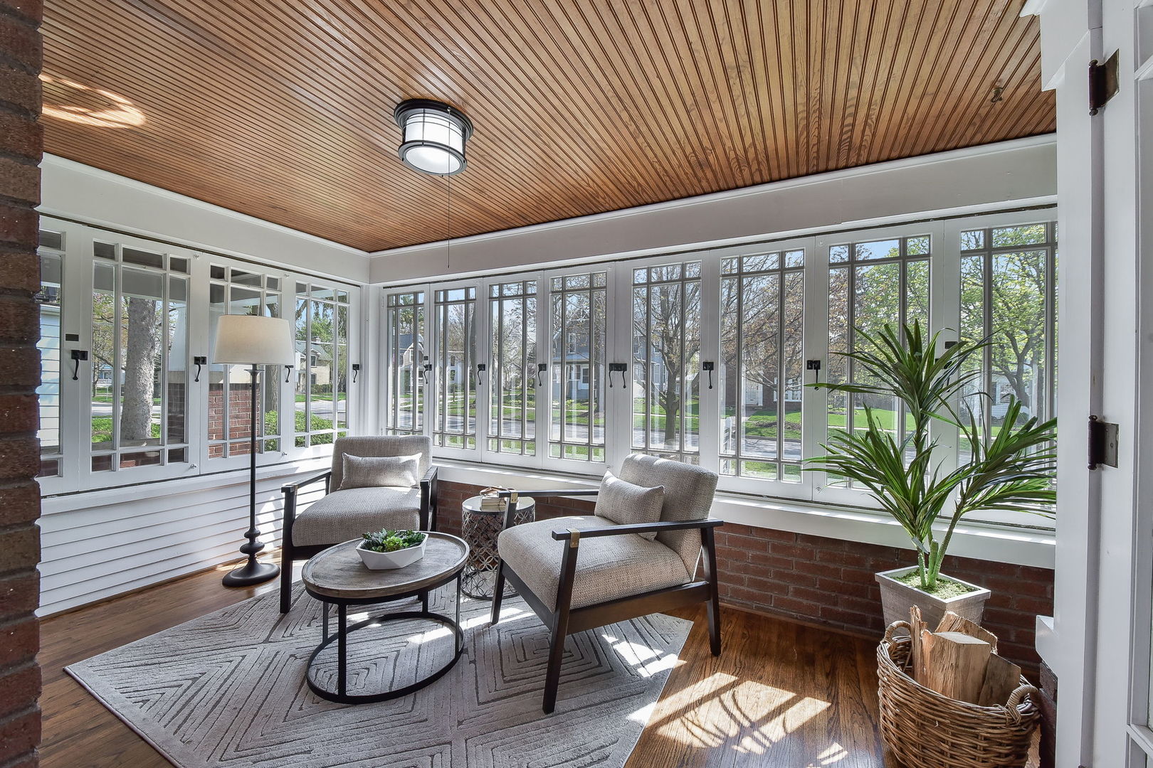 221 N Sleight Street