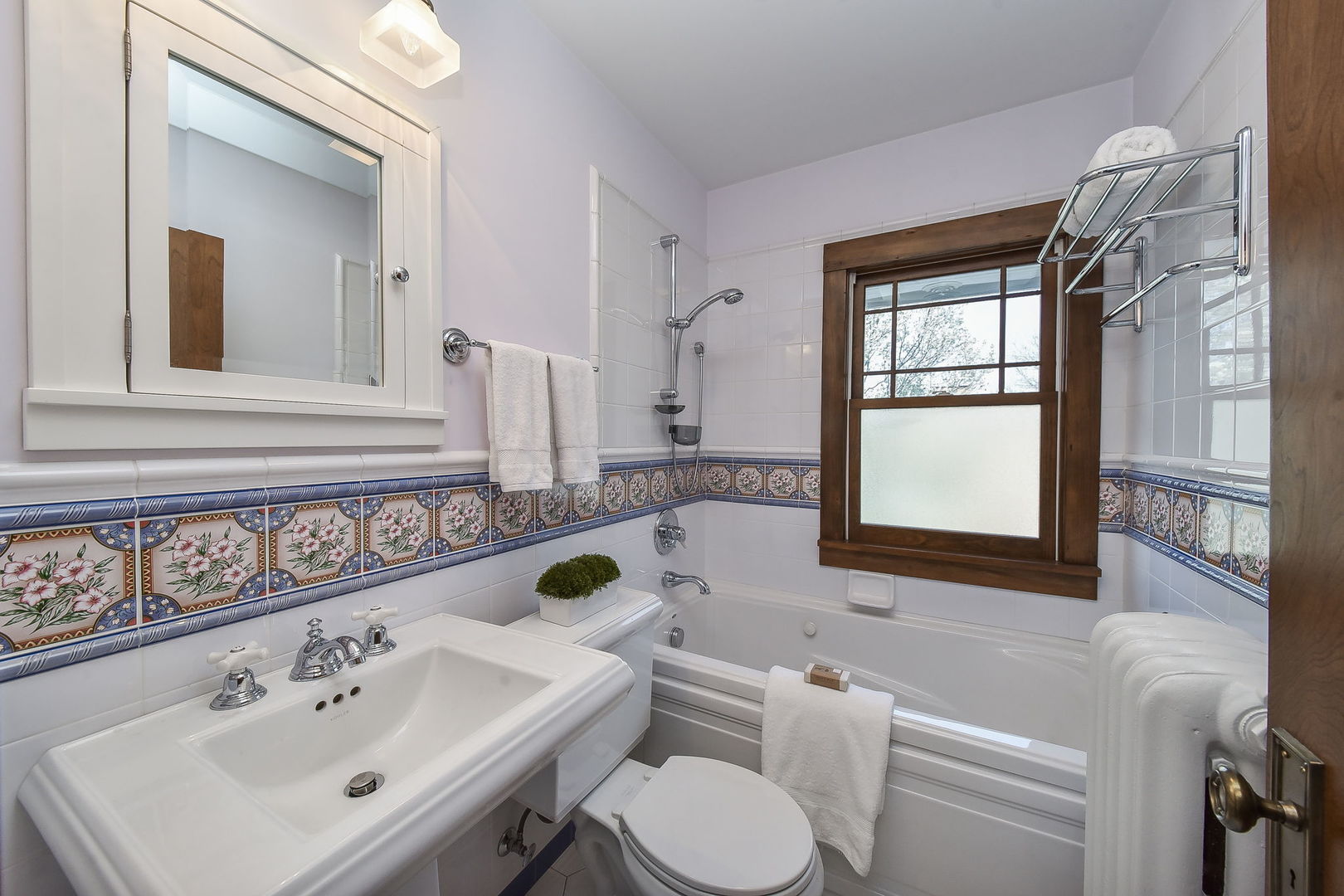 221 N Sleight Street