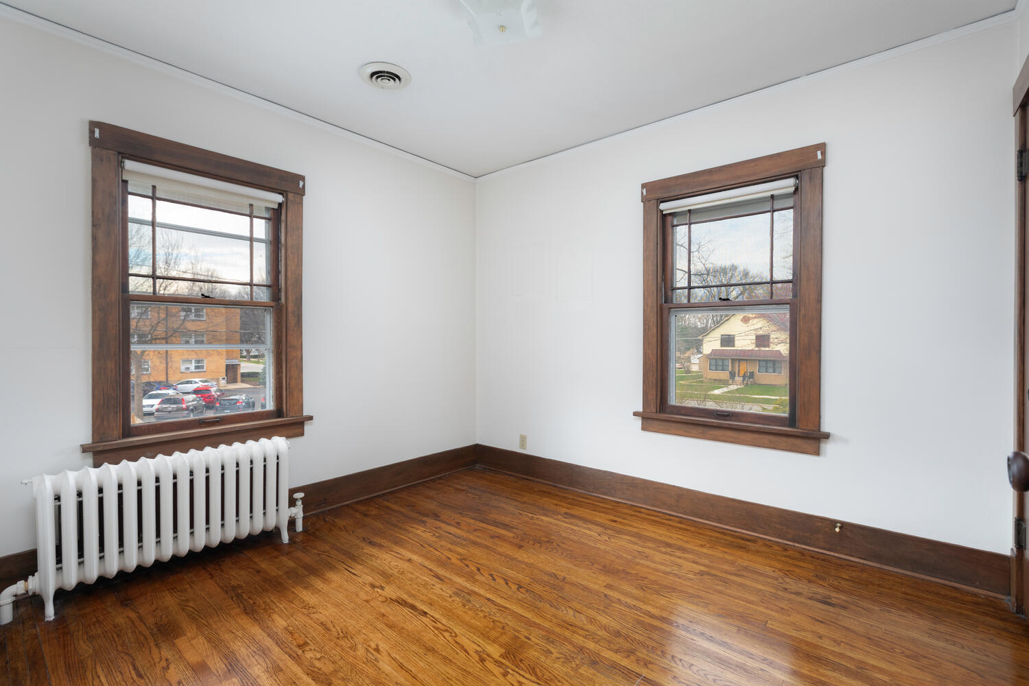 221 N Sleight Street