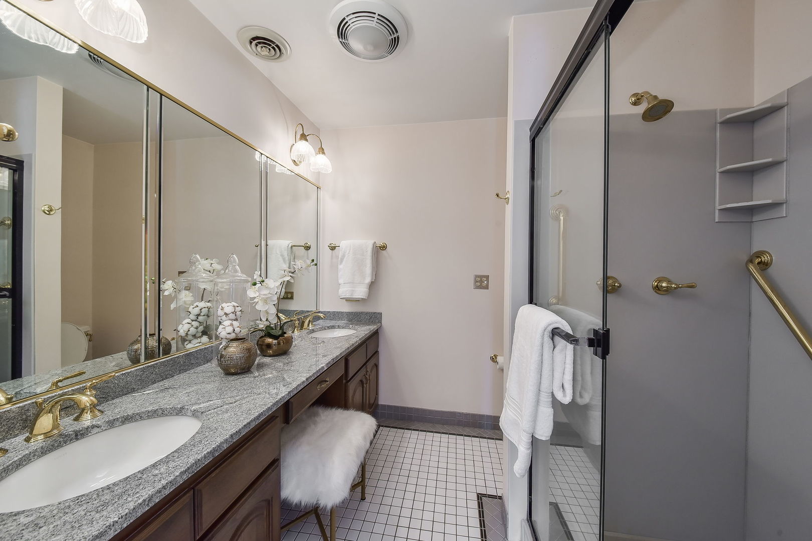 221 N Sleight Street