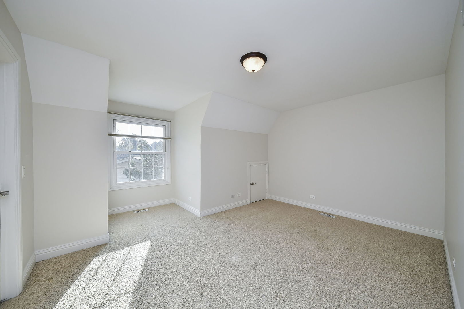 860 Lilac Lane