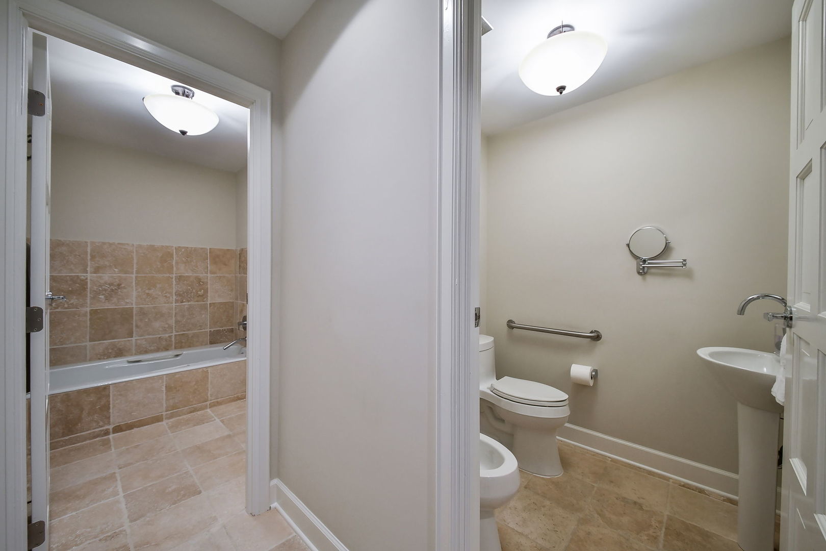 5 Oak Brook Club Drive Unit: N305