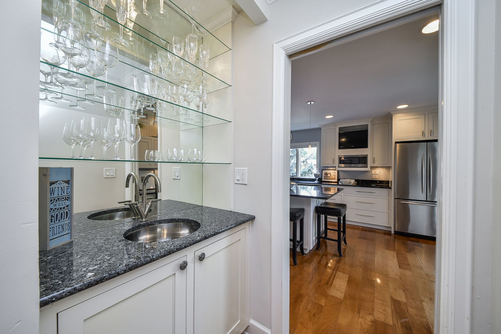5 Oak Brook Club Drive Unit: N305