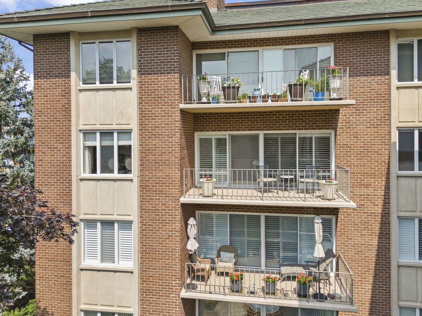 5 Oak Brook Club Drive Unit: N305