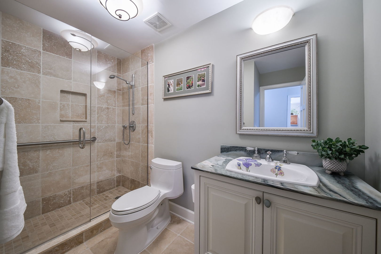 5 Oak Brook Club Drive Unit: N305