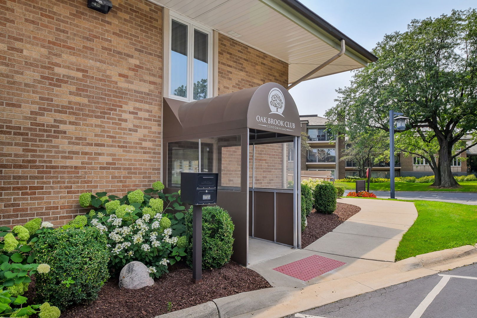 5 Oak Brook Club Drive Unit: N305