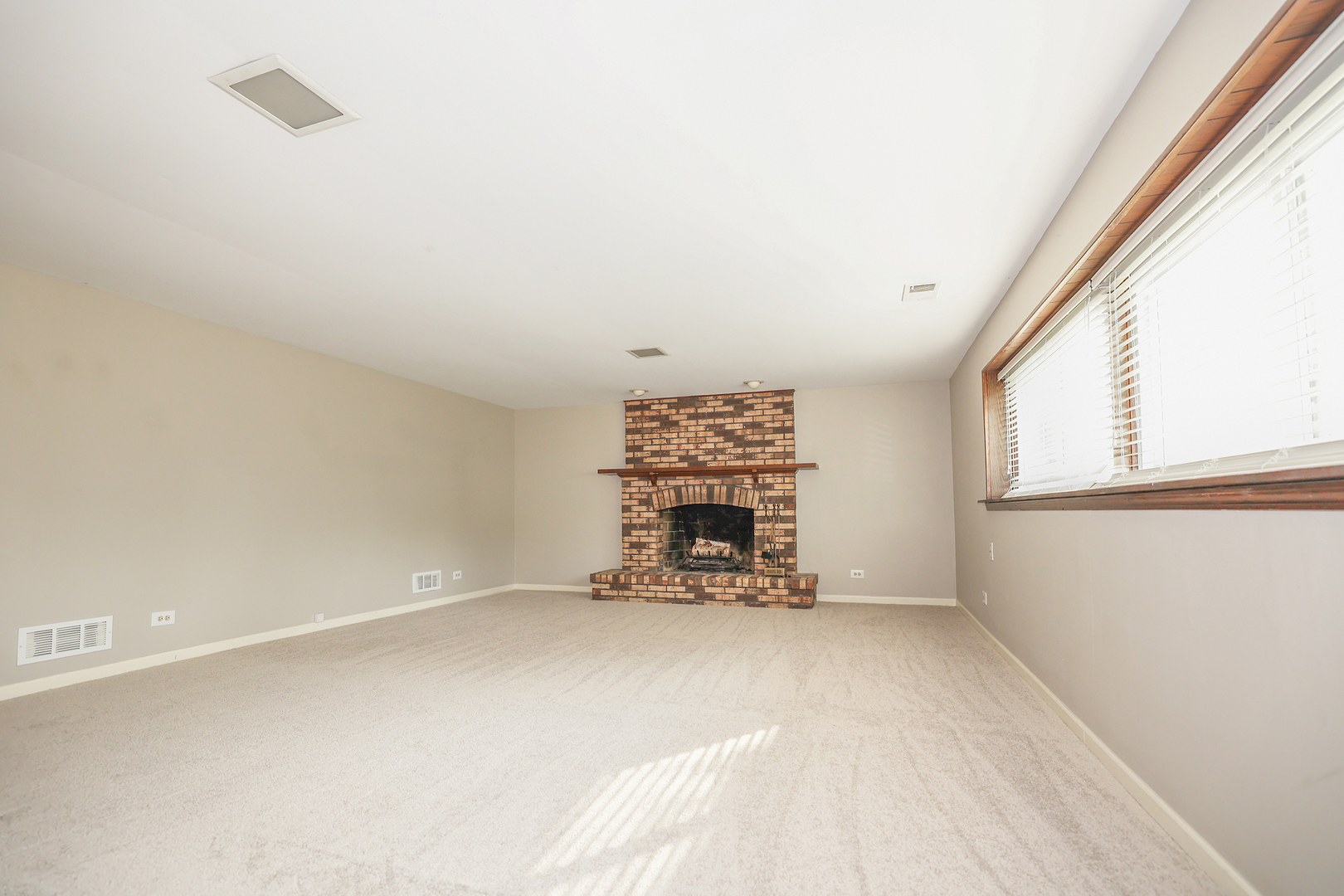 1329 STONEGATE Road