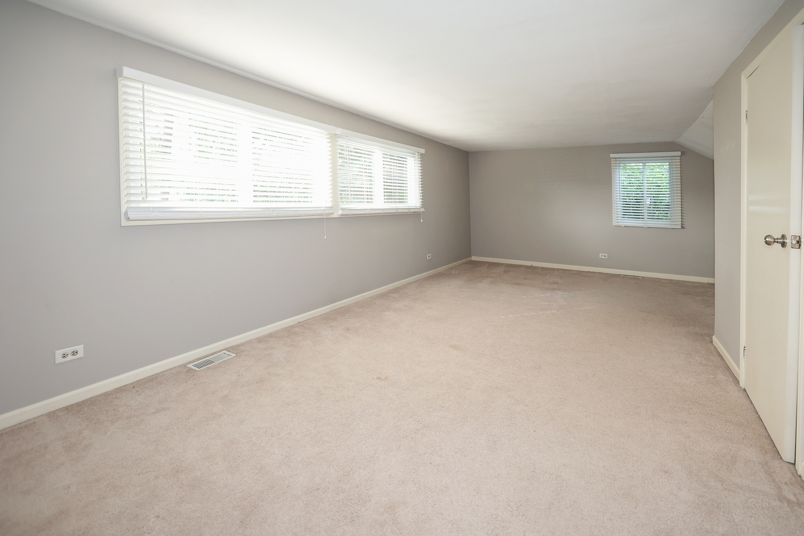 1329 STONEGATE Road