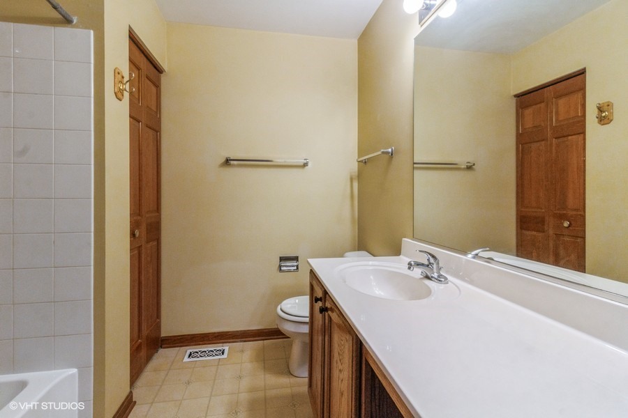 2418 Oneida Lane Unit: 2418