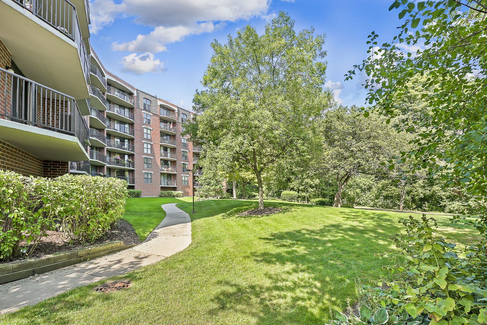 511 Aurora Avenue Unit: 608