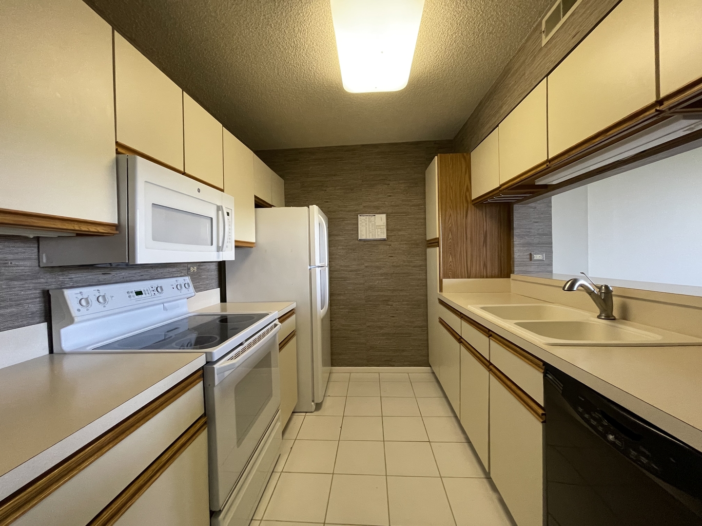 511 Aurora Avenue Unit: 608