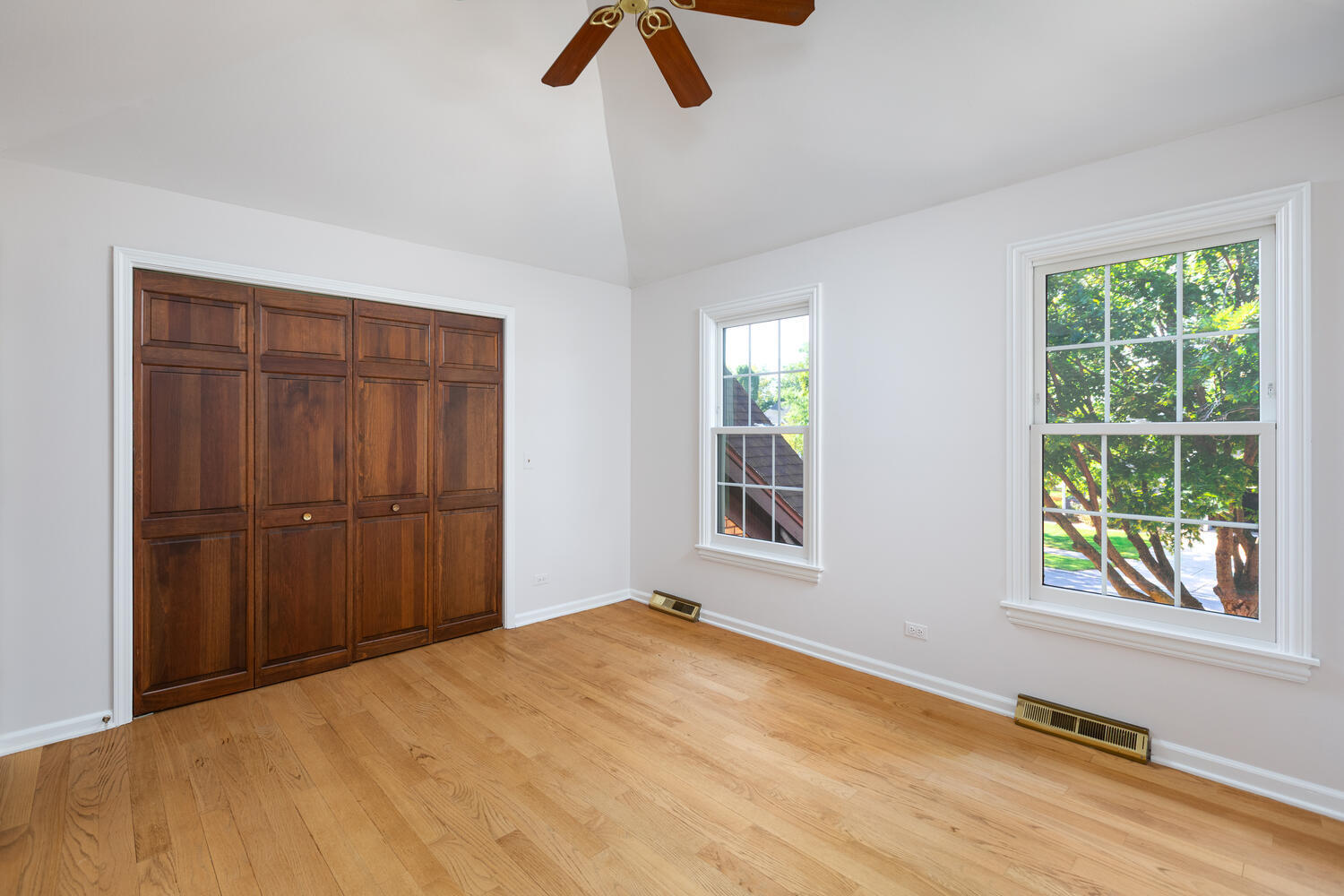 1813 Knapp Court