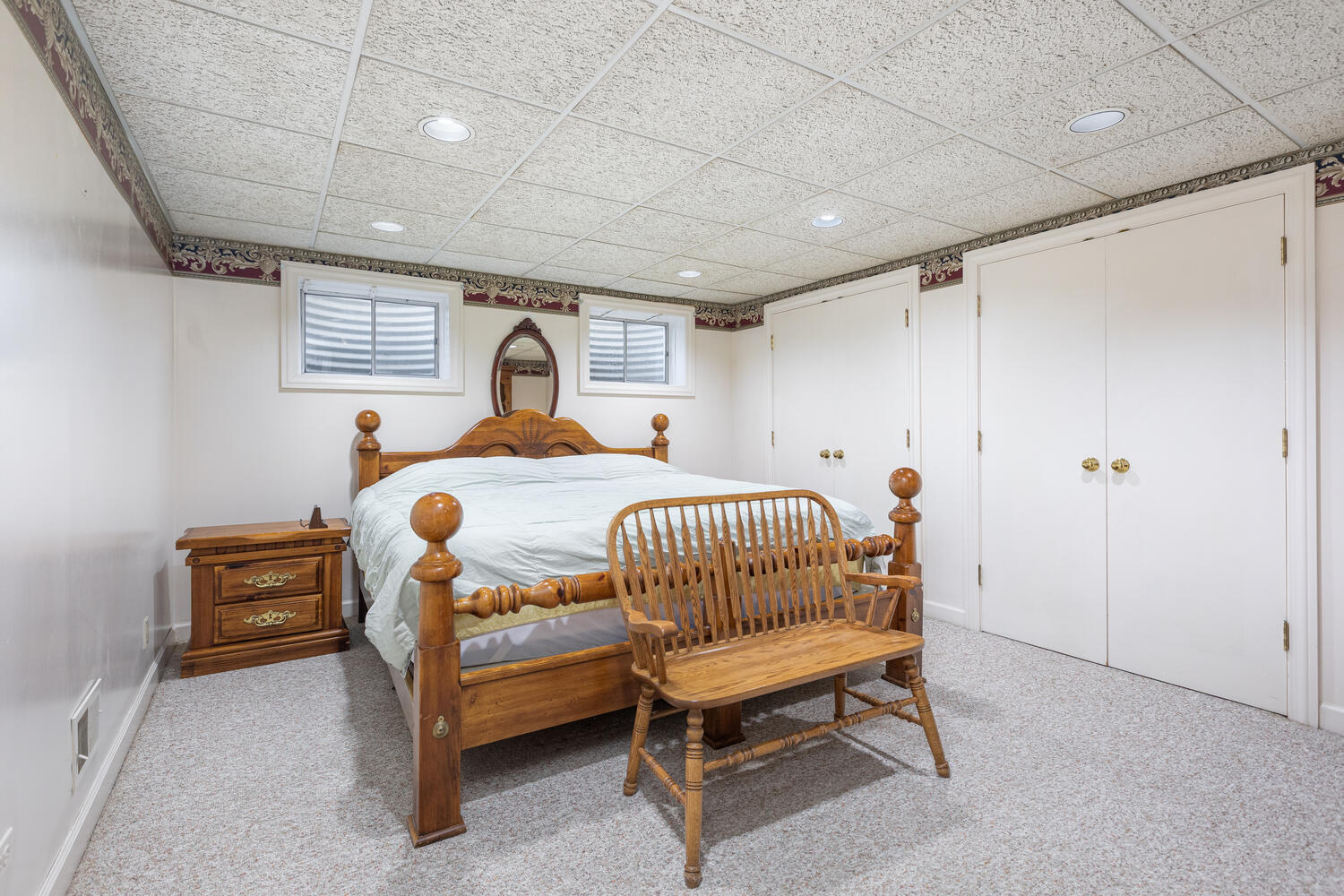 1813 Knapp Court