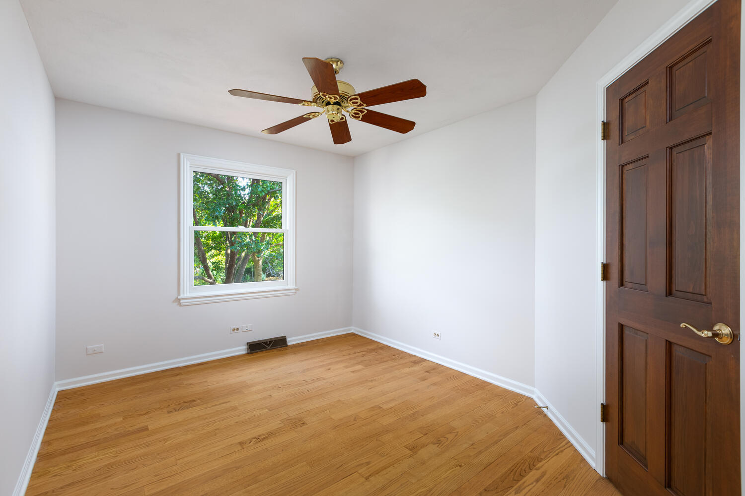 1813 Knapp Court