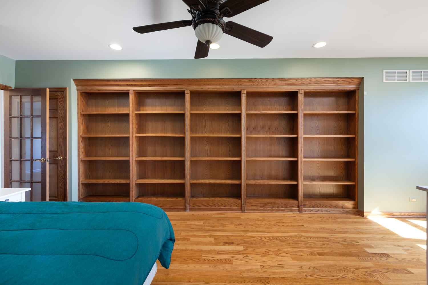 1813 Knapp Court