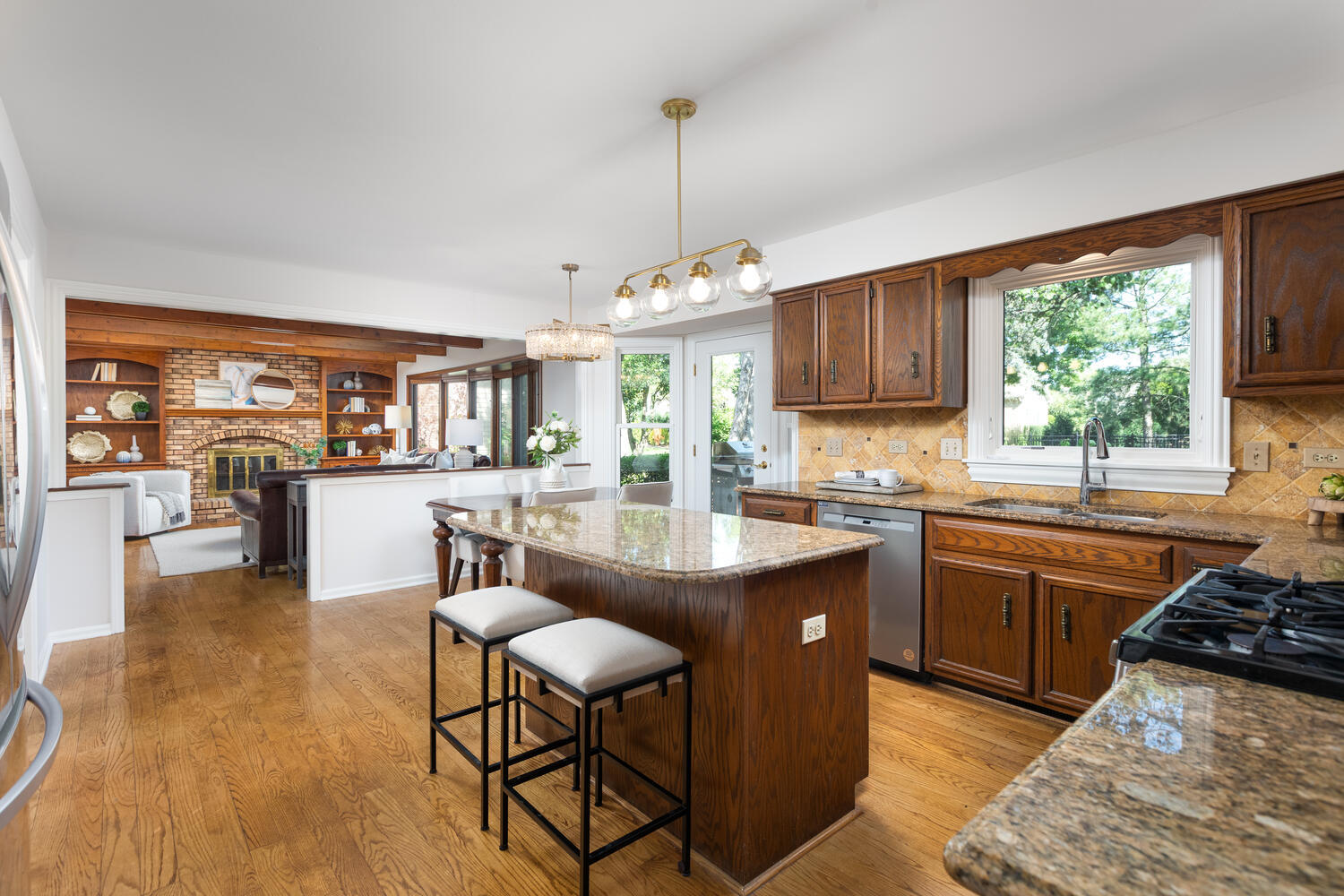 1813 Knapp Court