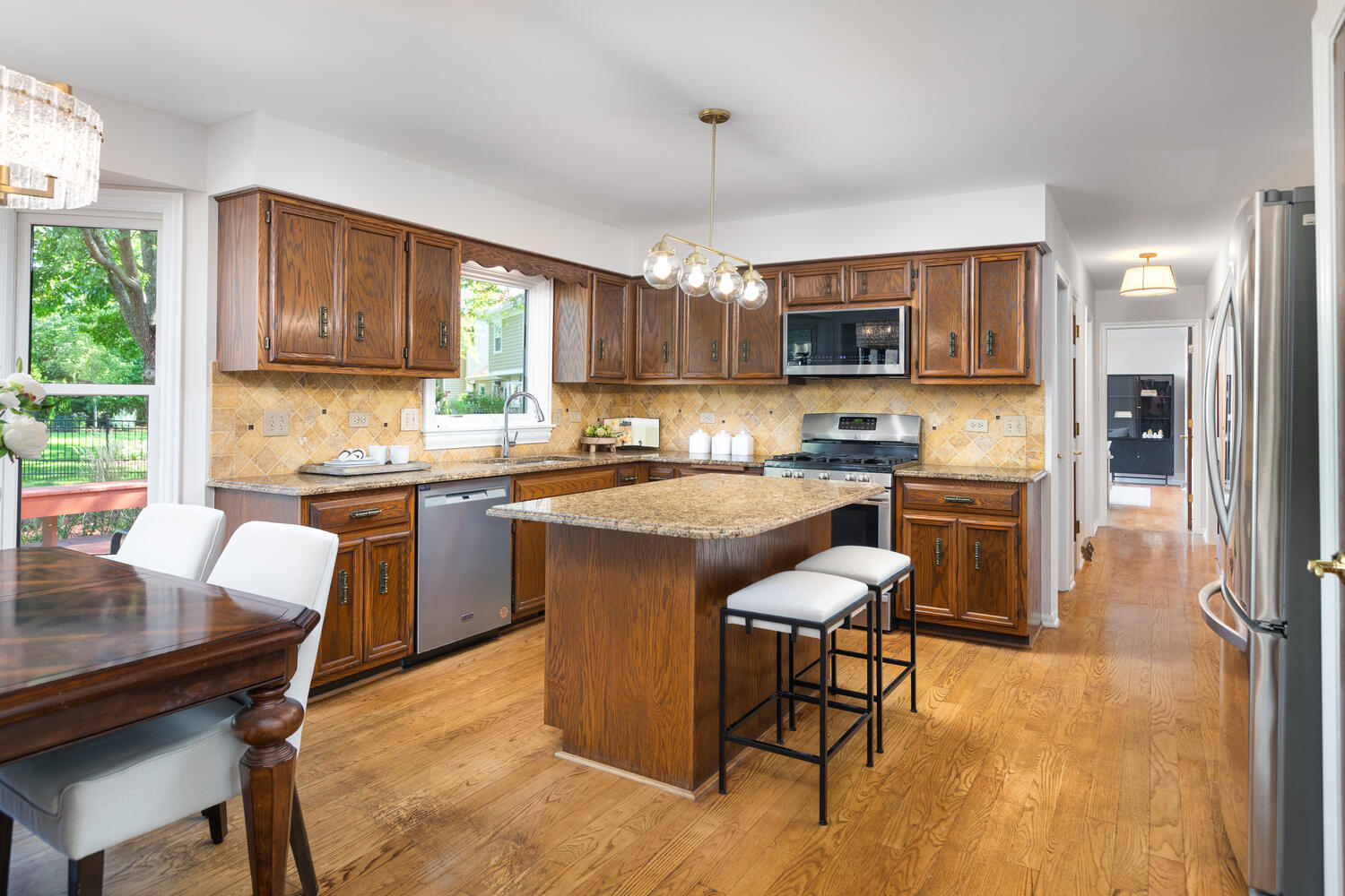 1813 Knapp Court