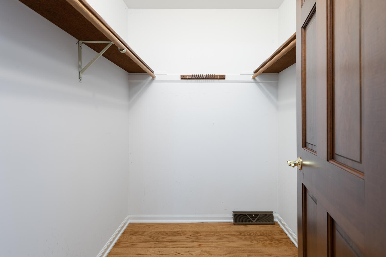 1813 Knapp Court