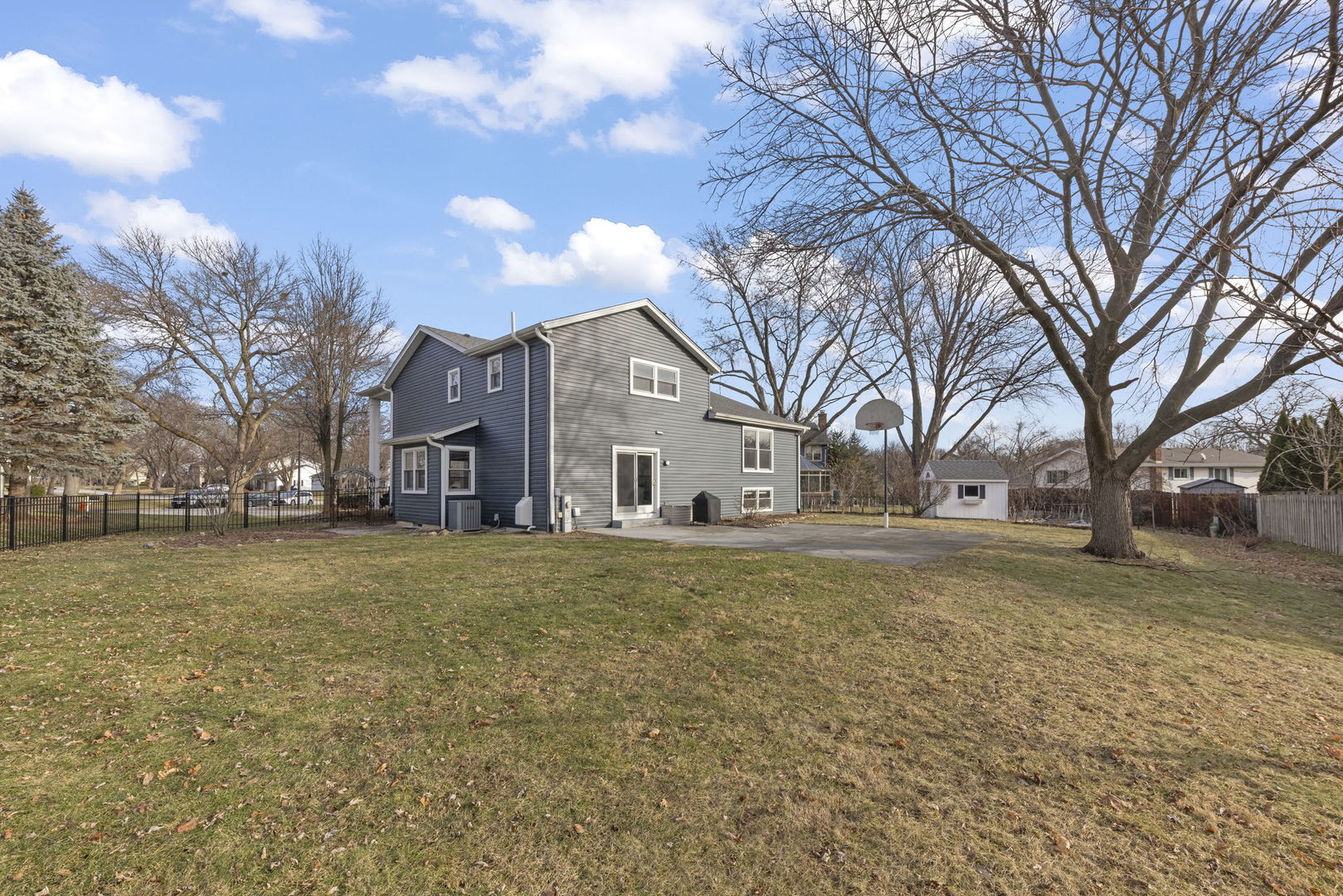 1125 Huntleigh Drive