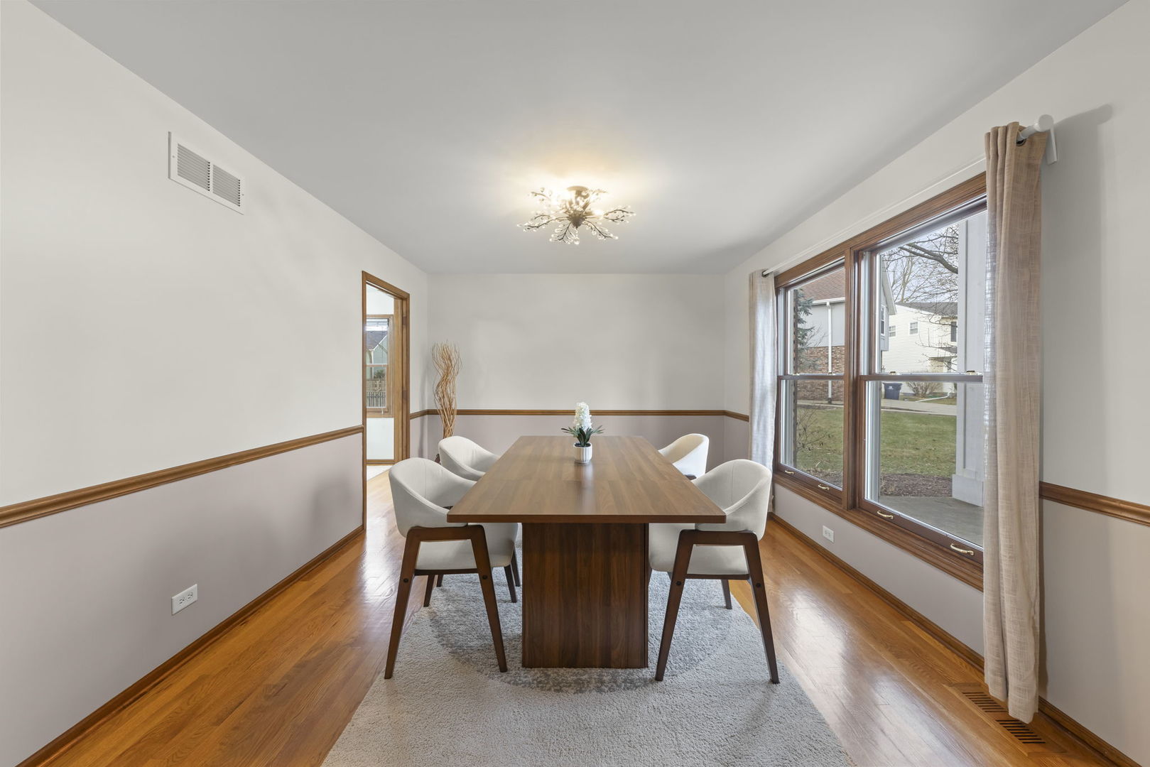 1125 Huntleigh Drive