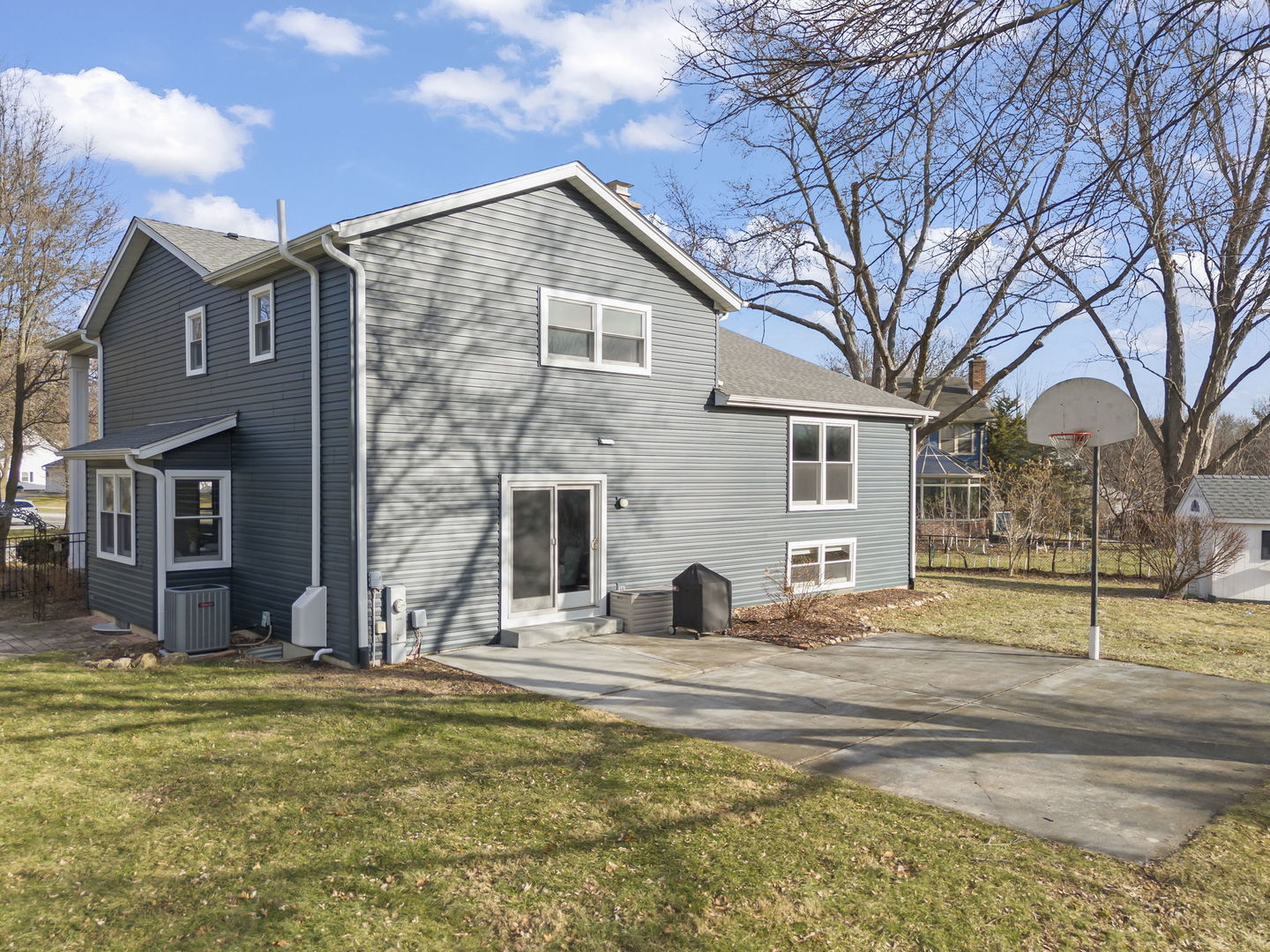 1125 Huntleigh Drive