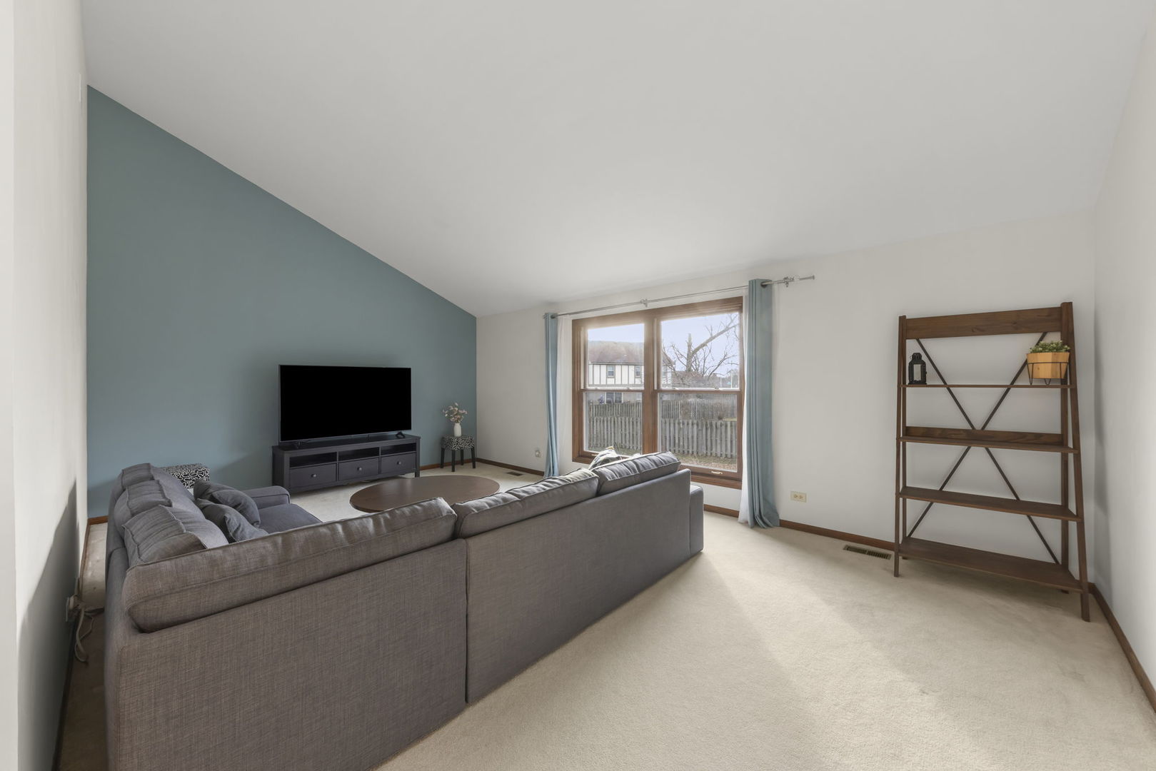 1125 Huntleigh Drive