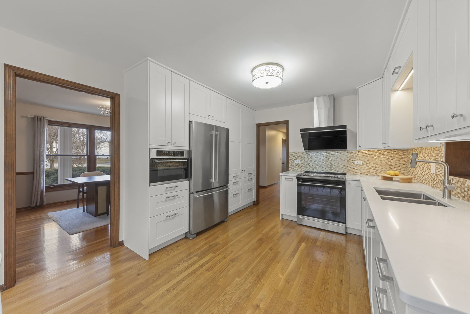 1125 Huntleigh Drive