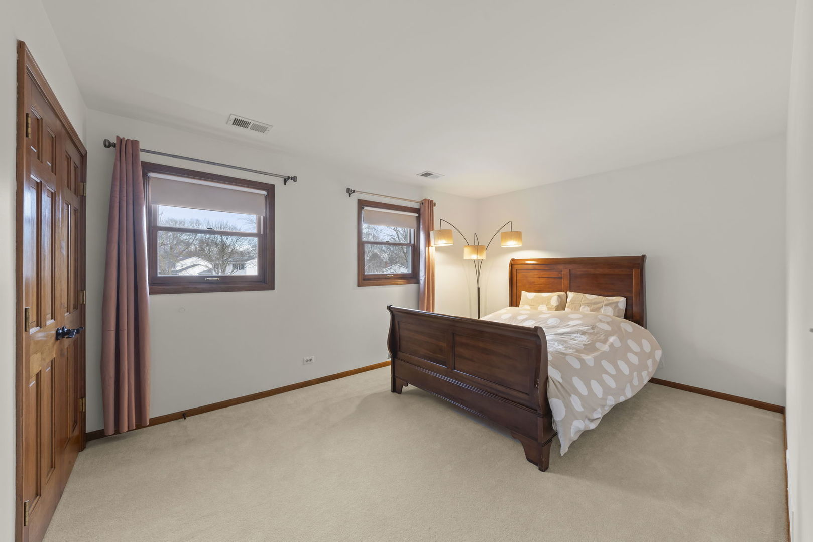 1125 Huntleigh Drive