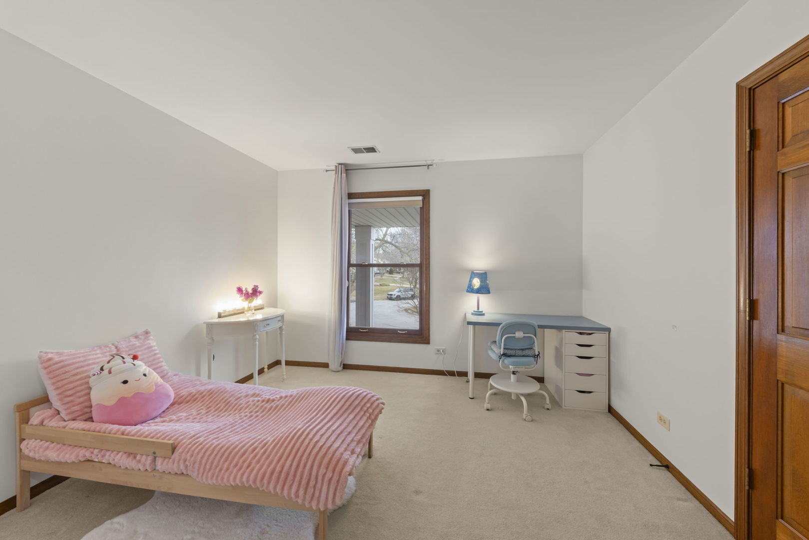 1125 Huntleigh Drive