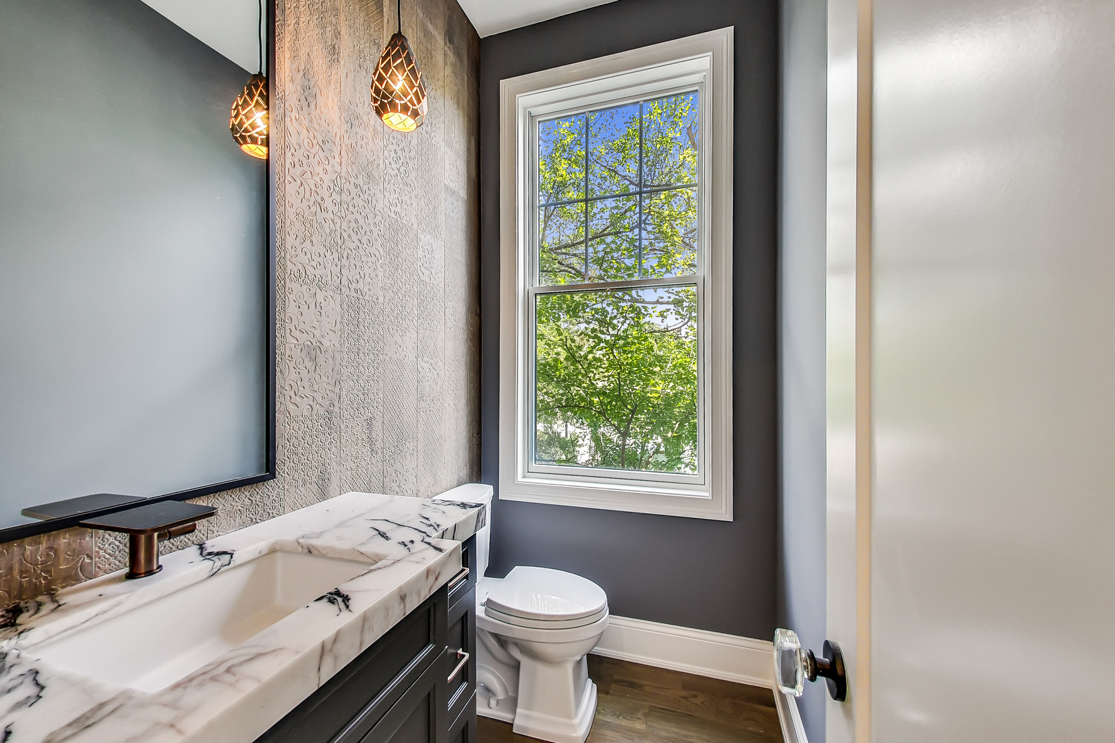 936 E Chicago Avenue