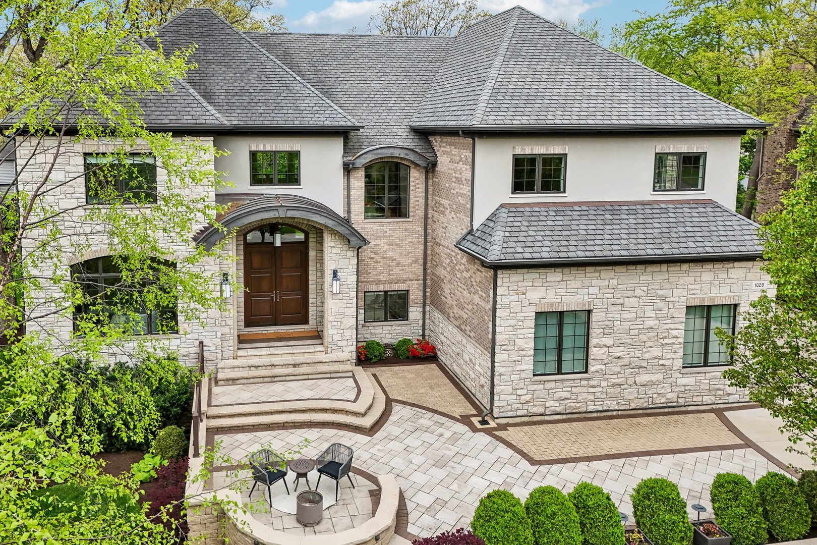1028 Caroline Court
