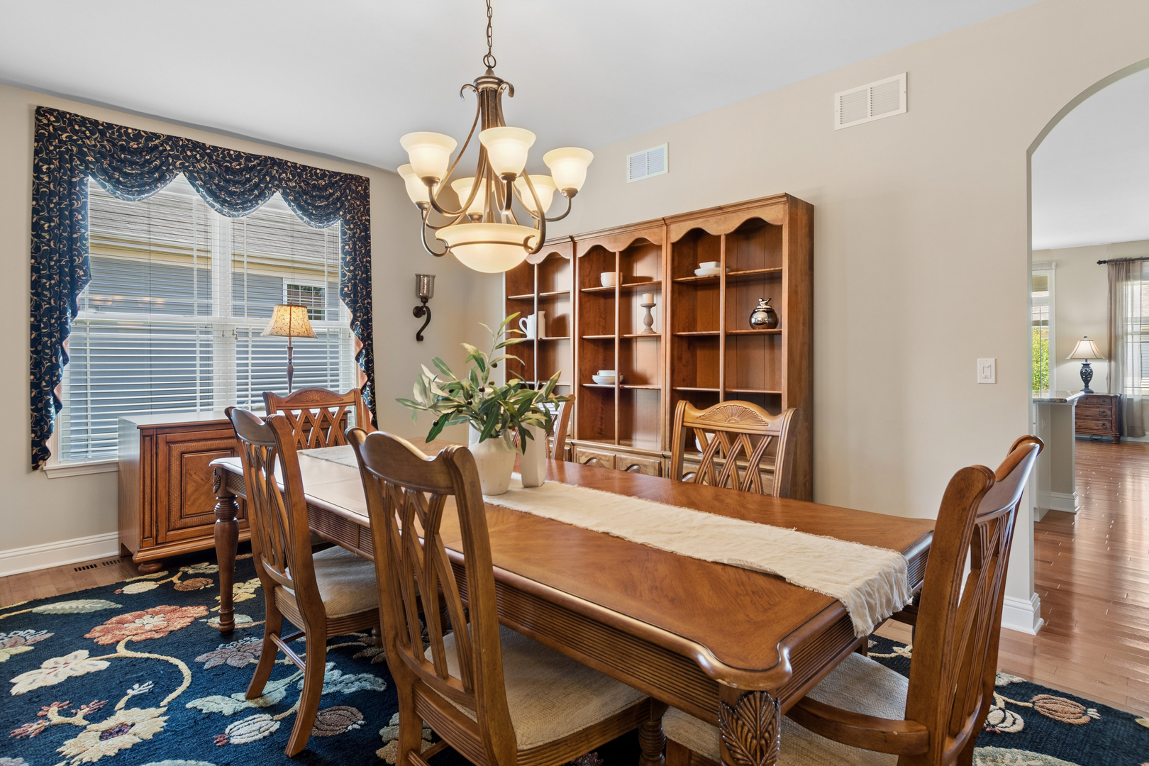 2807 Edgebrook Court