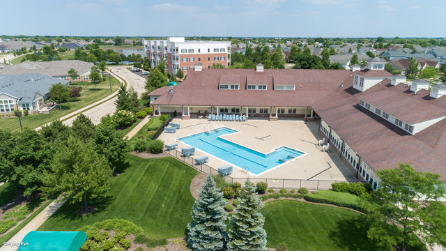 2807 Edgebrook Court