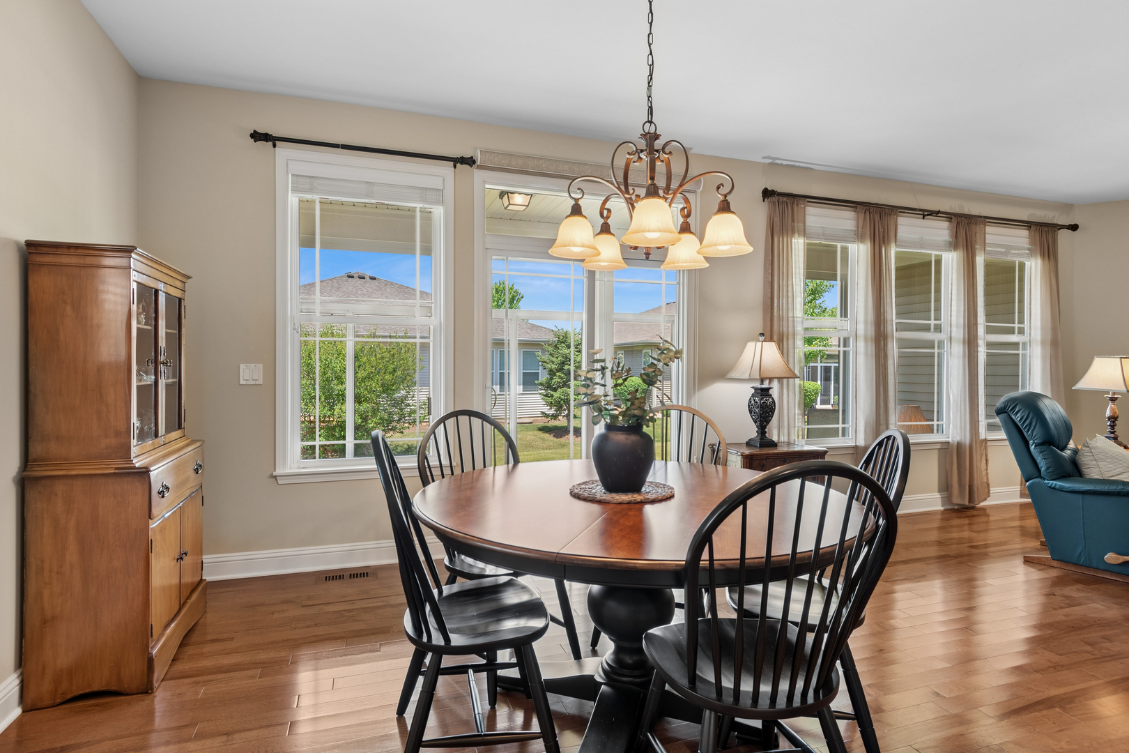 2807 Edgebrook Court