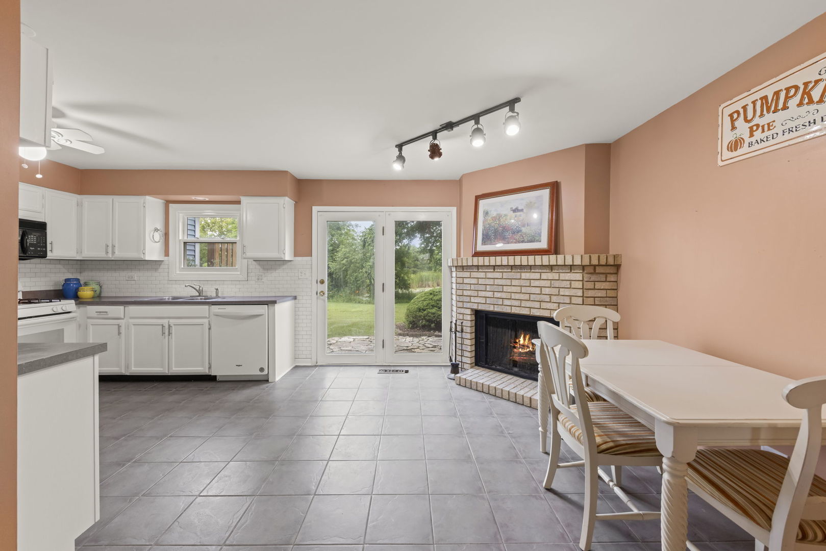 27W327 Providence Lane